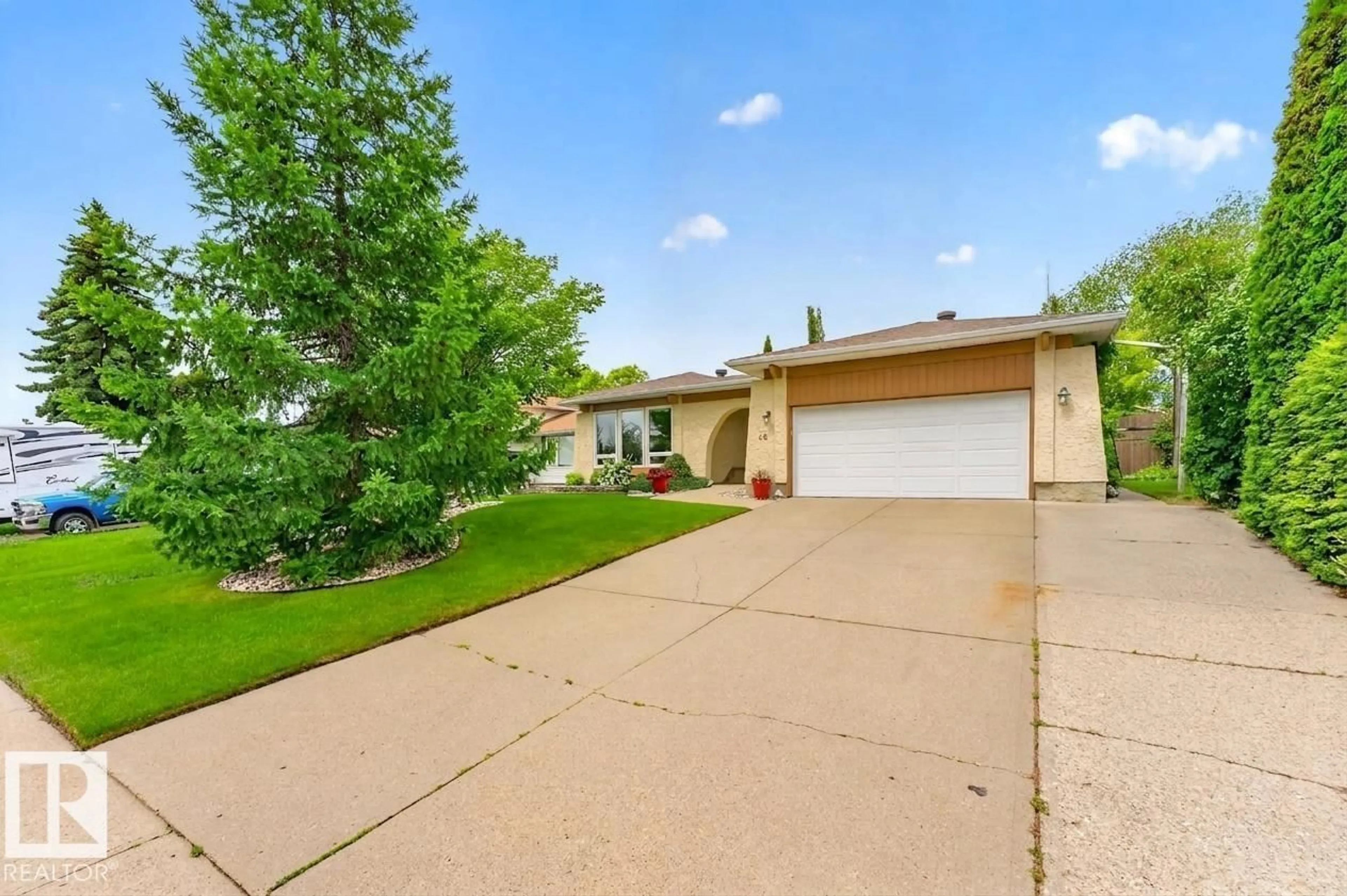 A pic from outside/outdoor area/front of a property/back of a property/a pic from drone, street for 46 GROVELAND RD, Sherwood Park Alberta T8A3G6