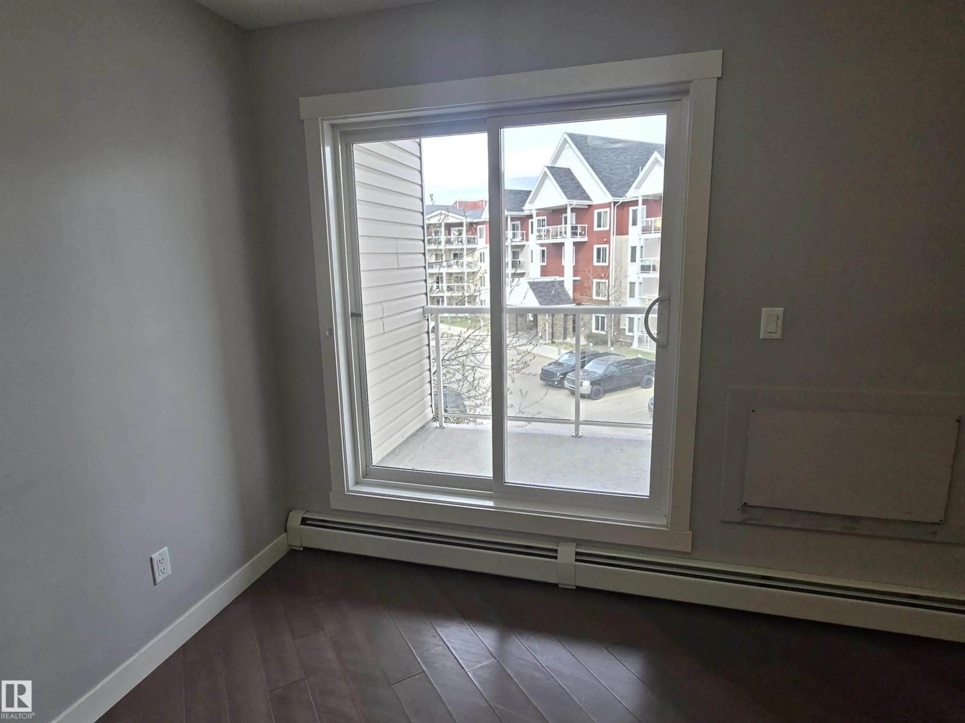 A pic of a room for NW - 2207 44 AV, Edmonton Alberta T6T0W6