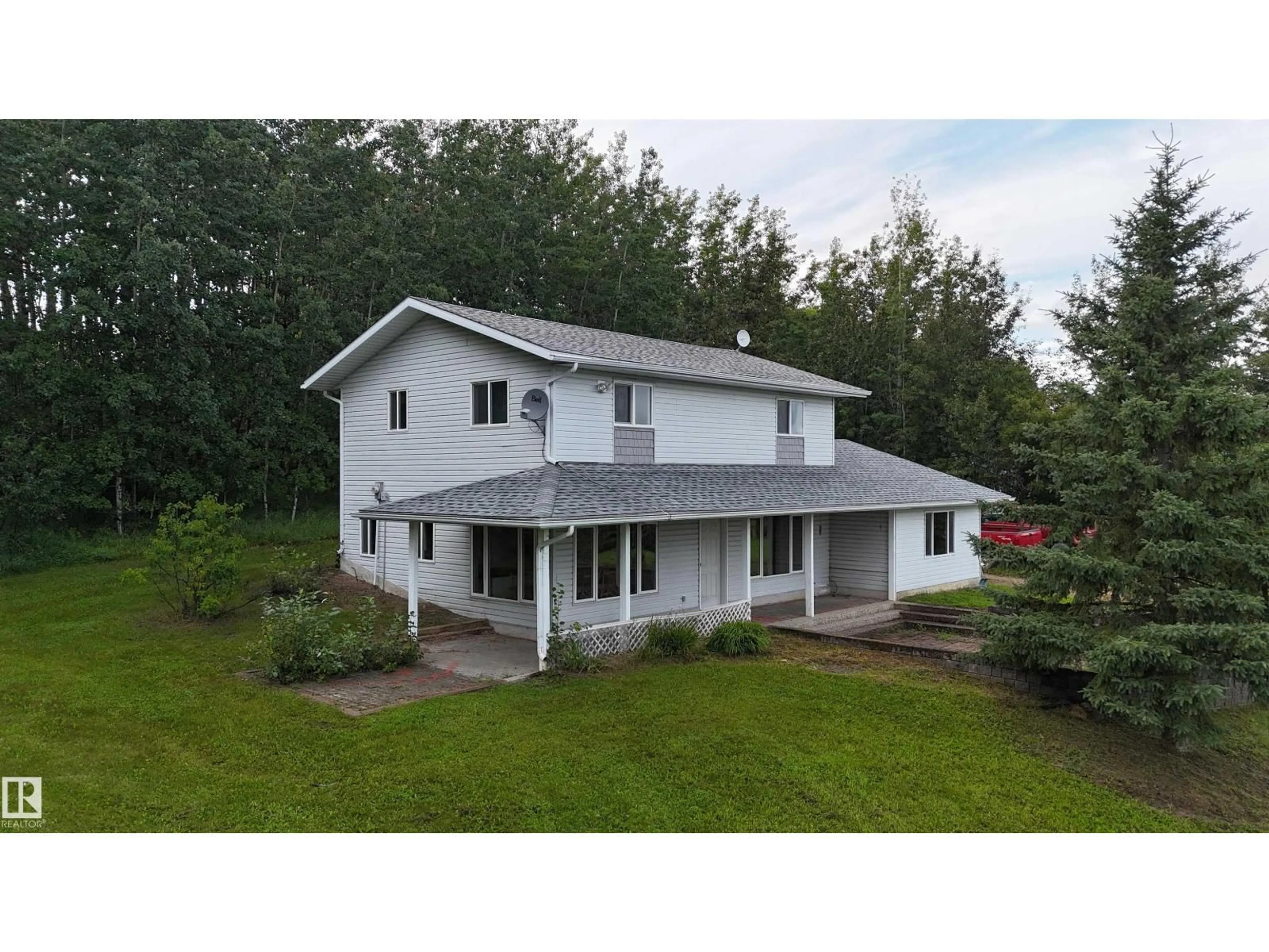 A pic from outside/outdoor area/front of a property/back of a property/a pic from drone, building for 85 660007 RGE ROAD 224, Athabasca Town Alberta T9S1B4