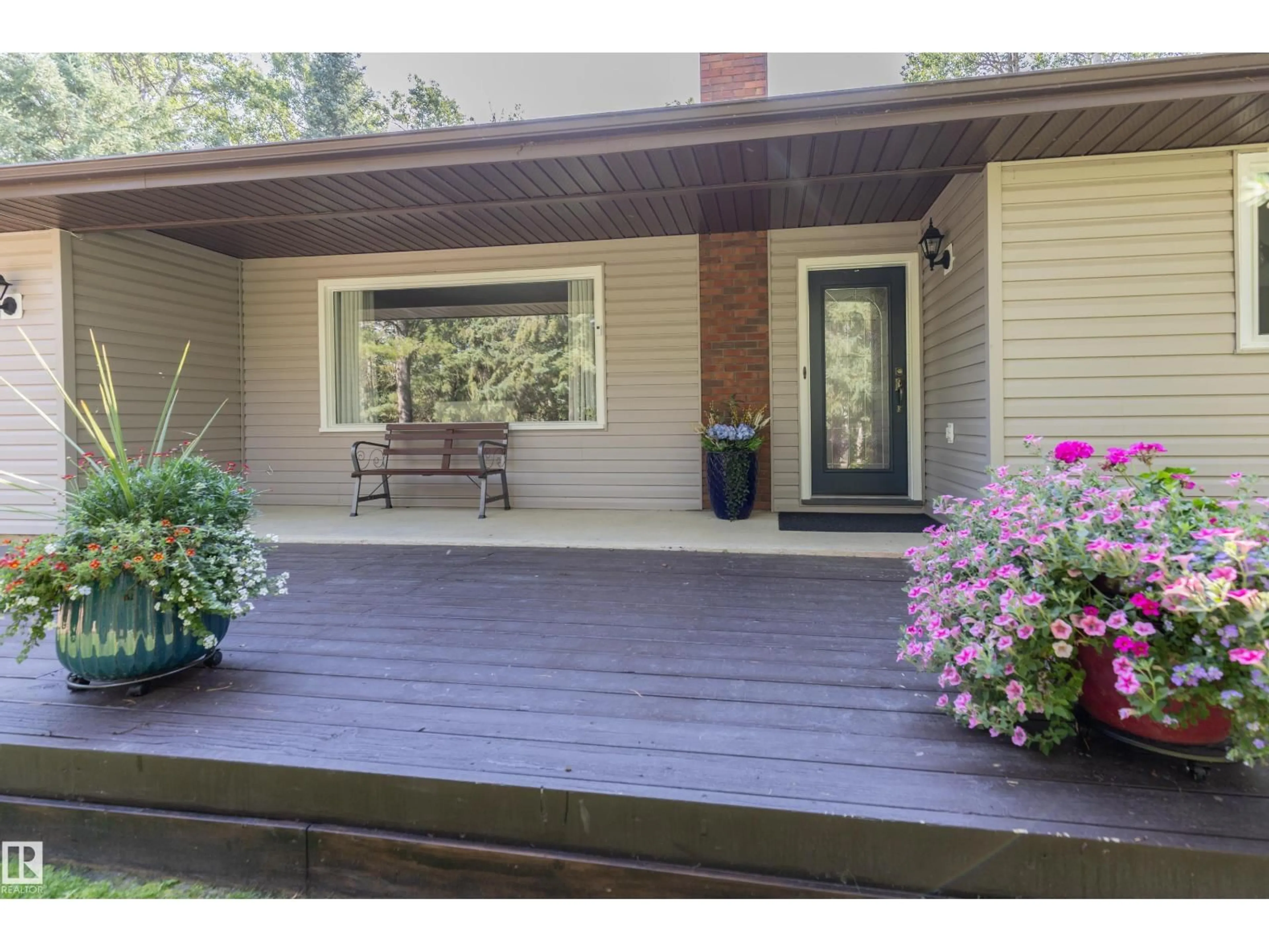 Patio, street for 52356 - 37 RGE ROAD 221, Rural Strathcona County Alberta T8E1E2