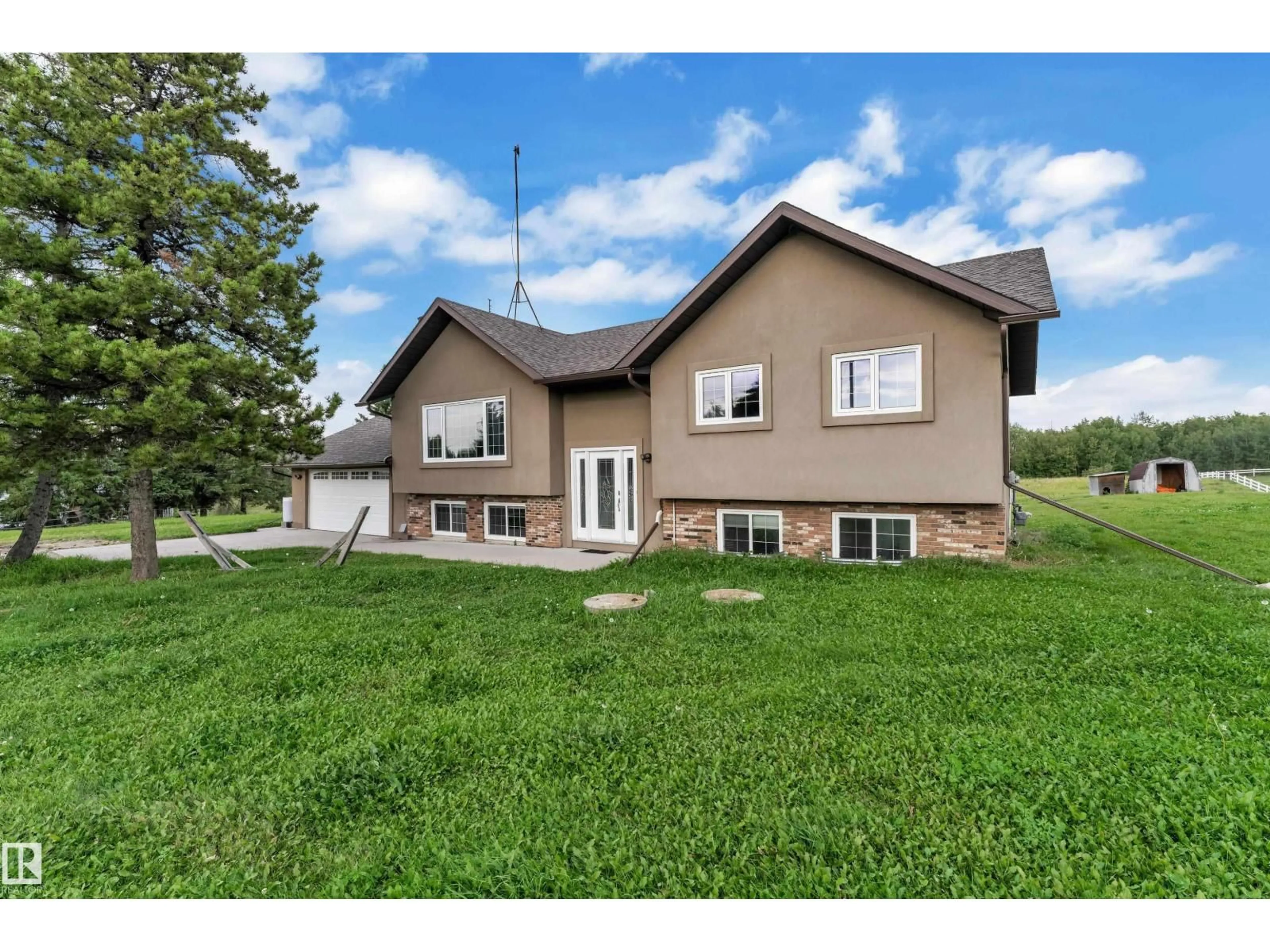 Home with vinyl exterior material, unknown for 51561 - 217 RGE ROAD 224, Rural Strathcona County Alberta T8C1H5