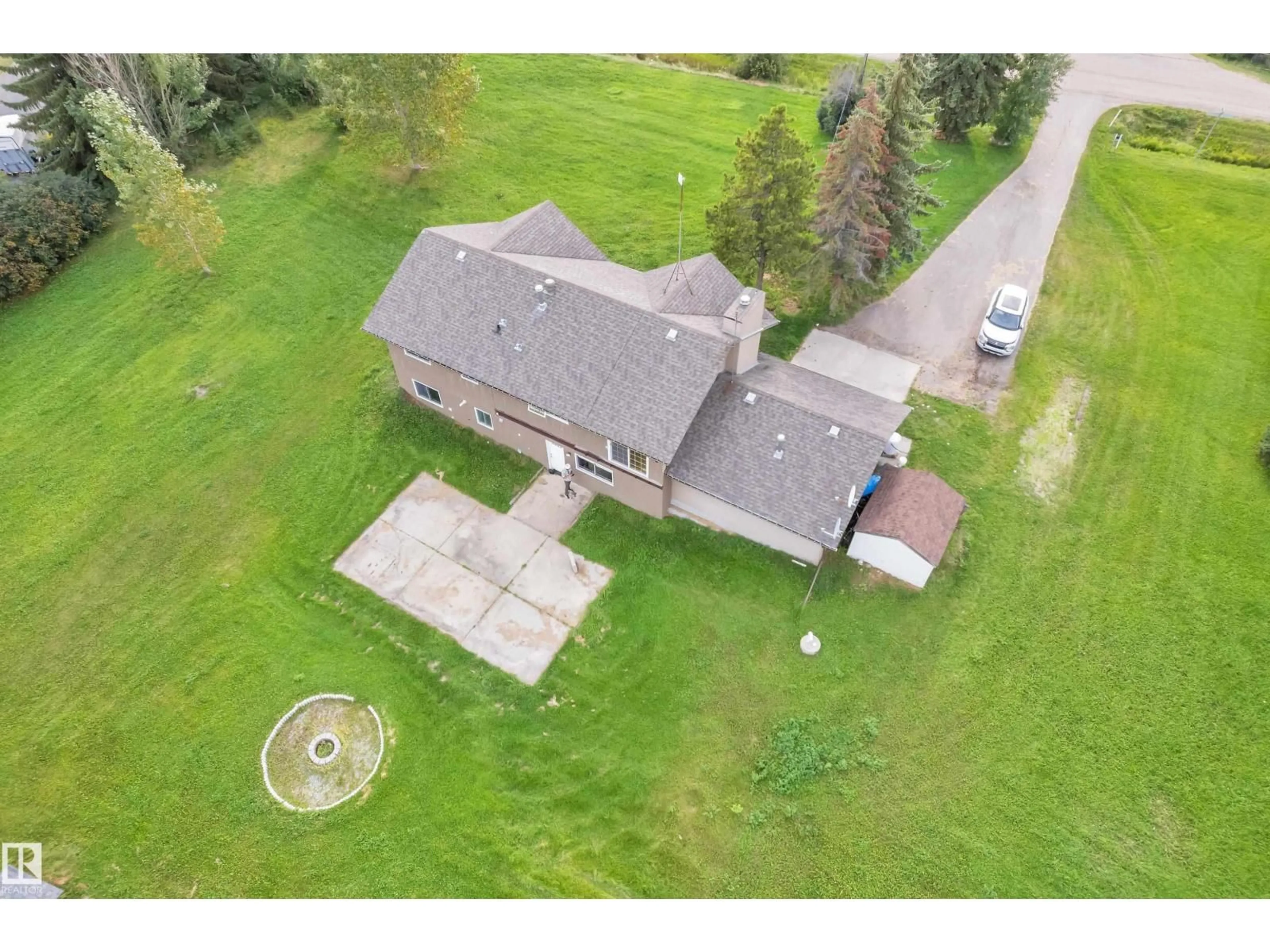 A pic from outside/outdoor area/front of a property/back of a property/a pic from drone, building for 51561 - 217 RGE ROAD 224, Rural Strathcona County Alberta T8C1H5