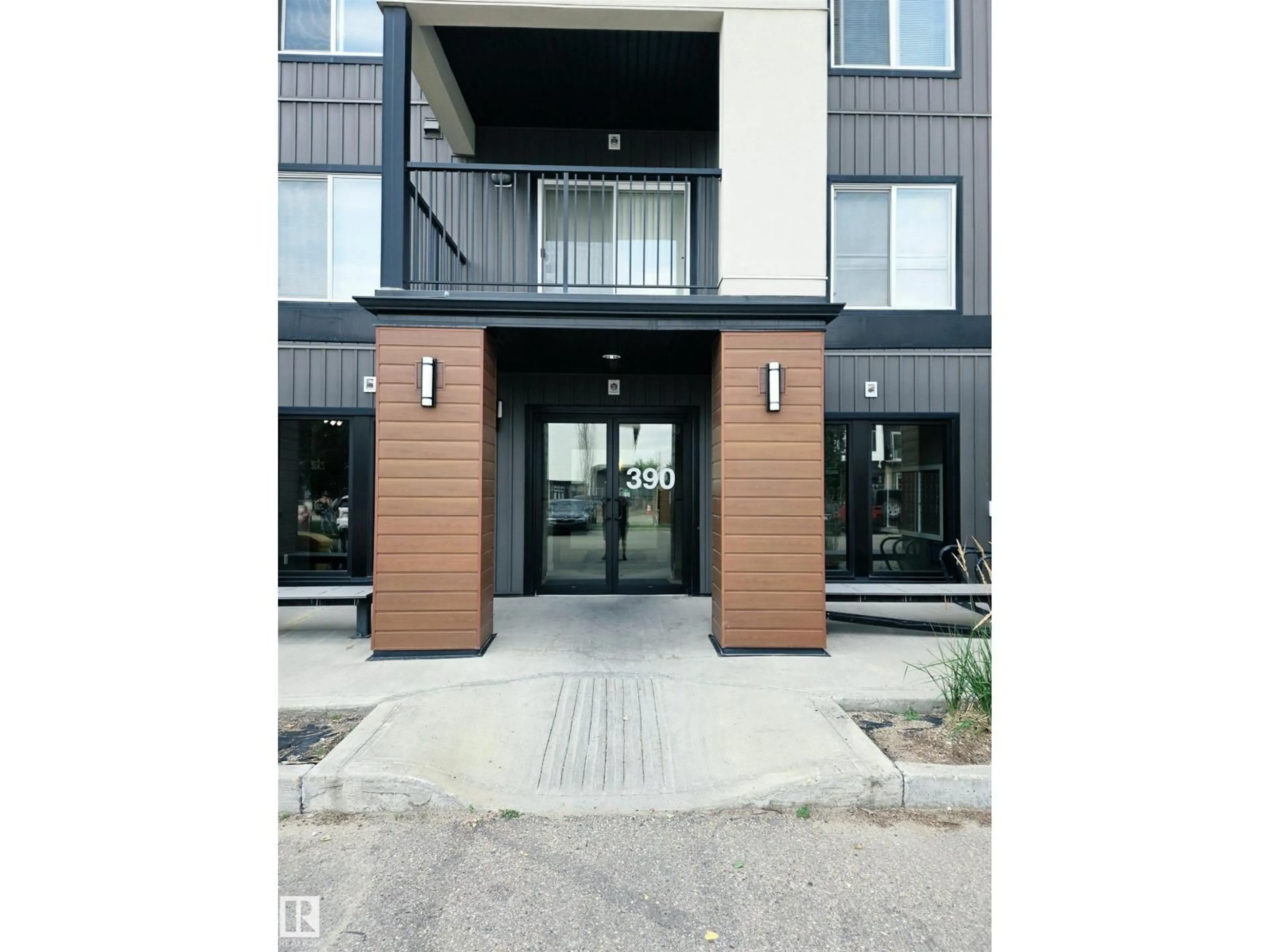 Patio, unknown for 390 - 222 WINDERMERE RD, Edmonton Alberta T6W0R1