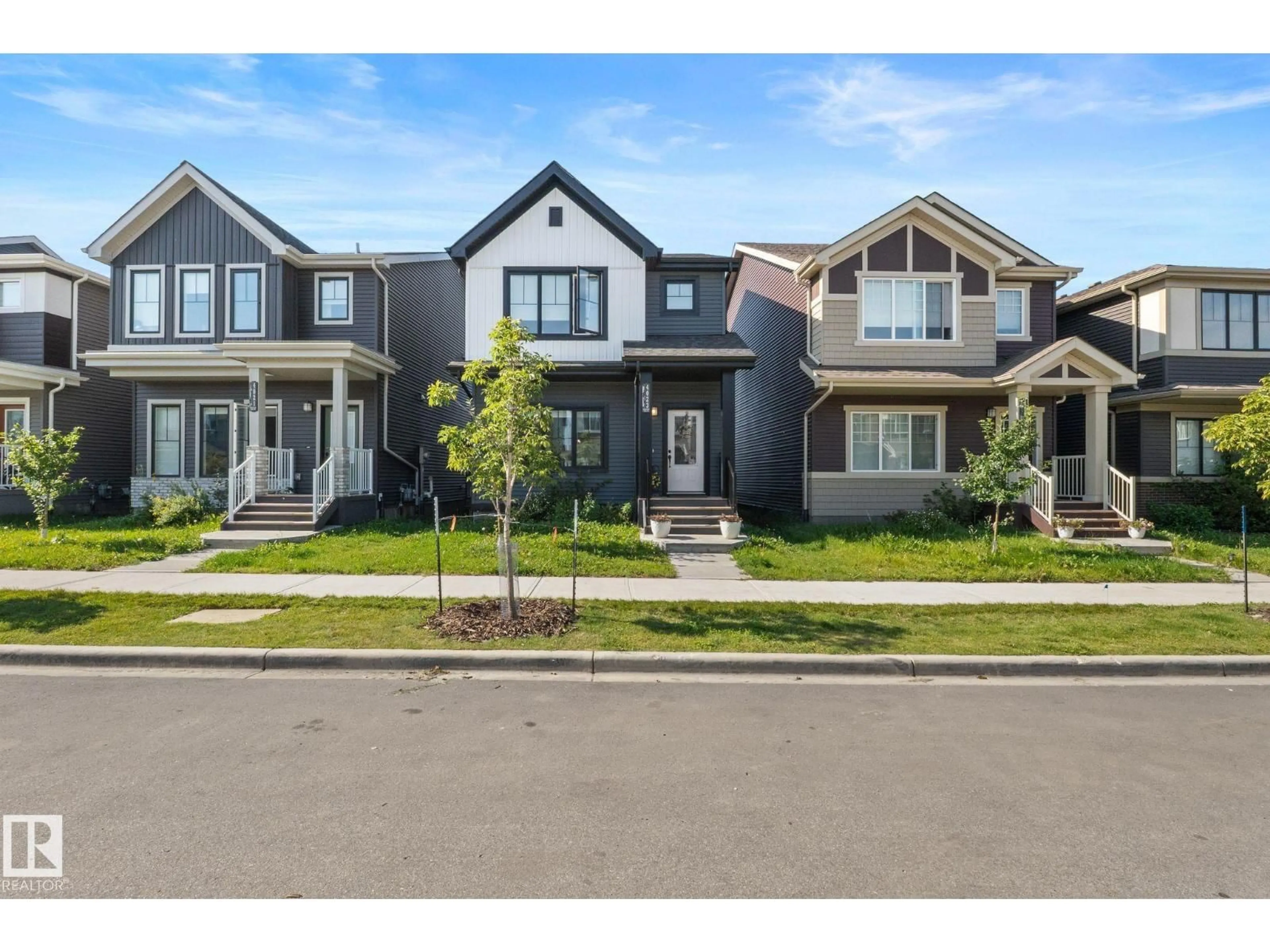 Home with vinyl exterior material, street for LI SW - 4023 HAWTHORN LINK, Edmonton Alberta T6X1Y6