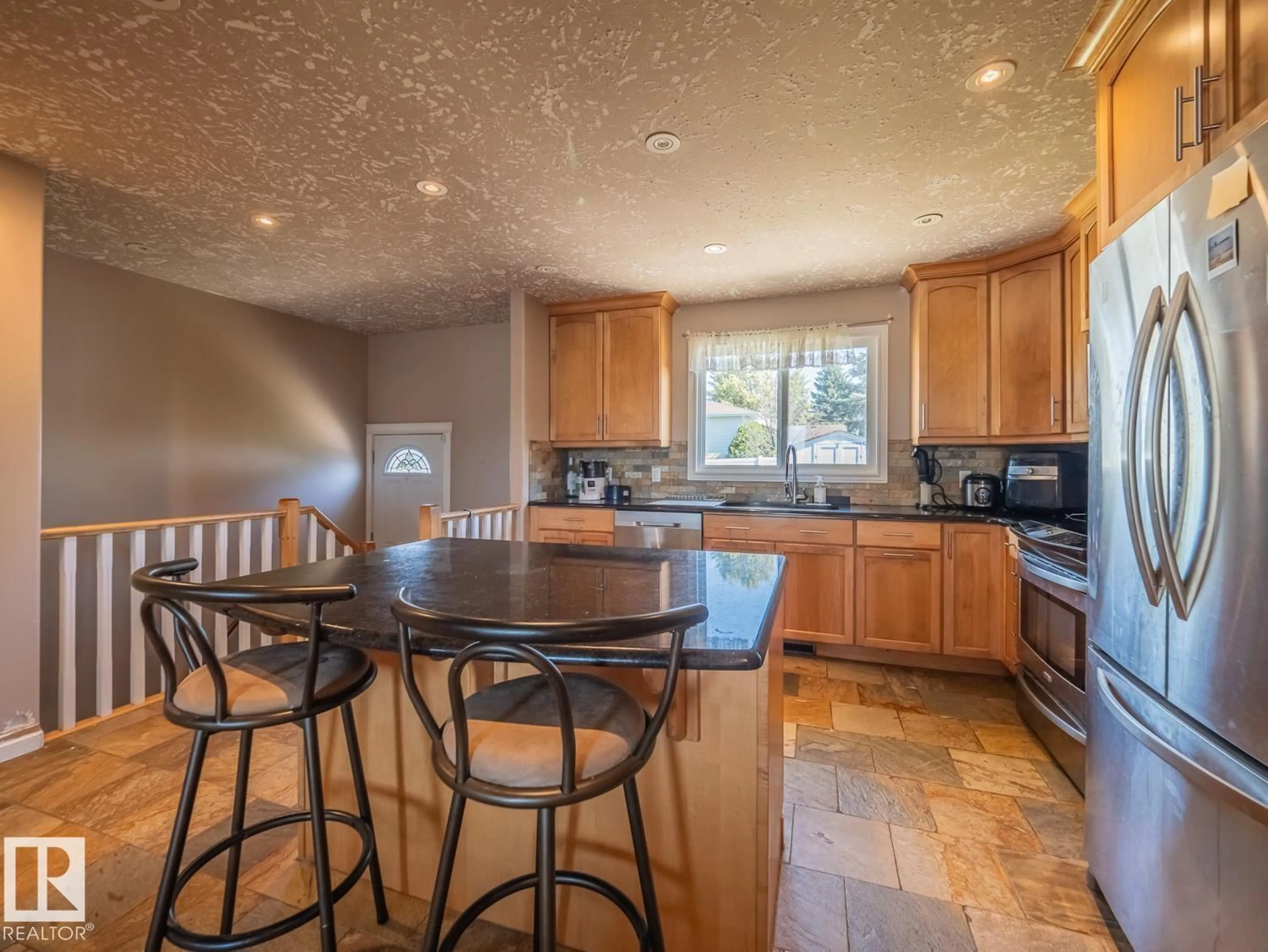 Open concept kitchen, unknown for N - 5337 47 ST, Bruderheim Alberta T0B0S0