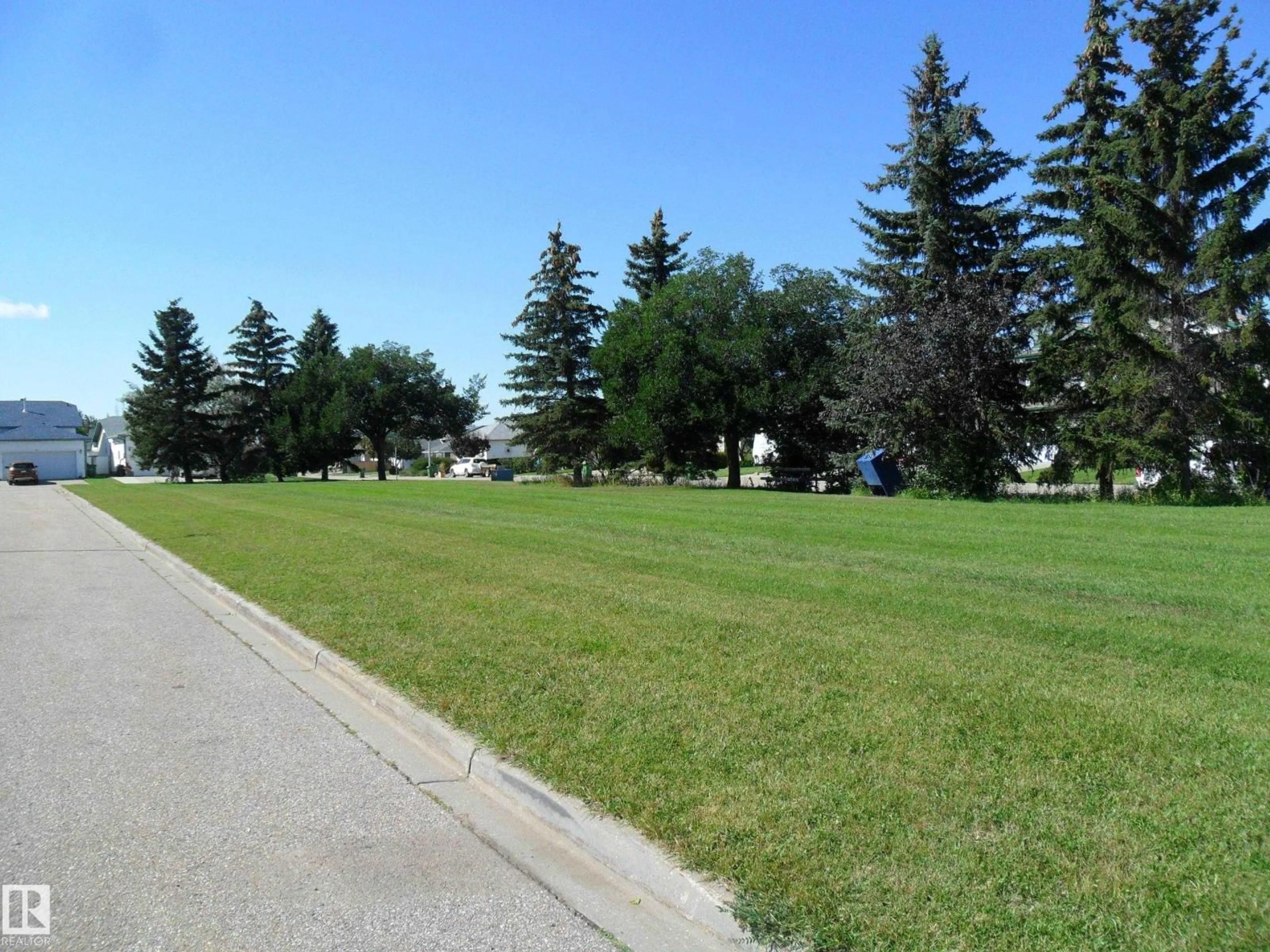 Blurry image for 28 BRIDGEVIEW CR, Fort Saskatchewan Alberta T8L2E5