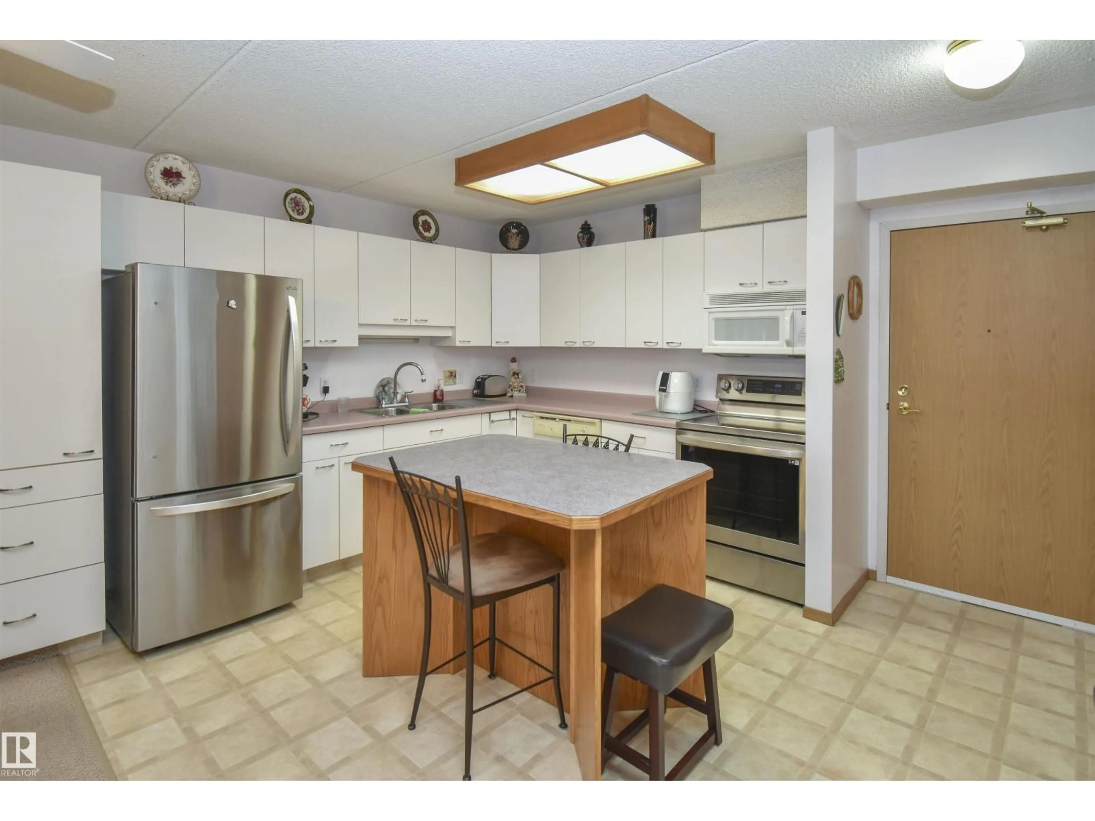 Standard kitchen, unknown for 306 - 112 CHURCH RD, Spruce Grove Alberta T7X3X1