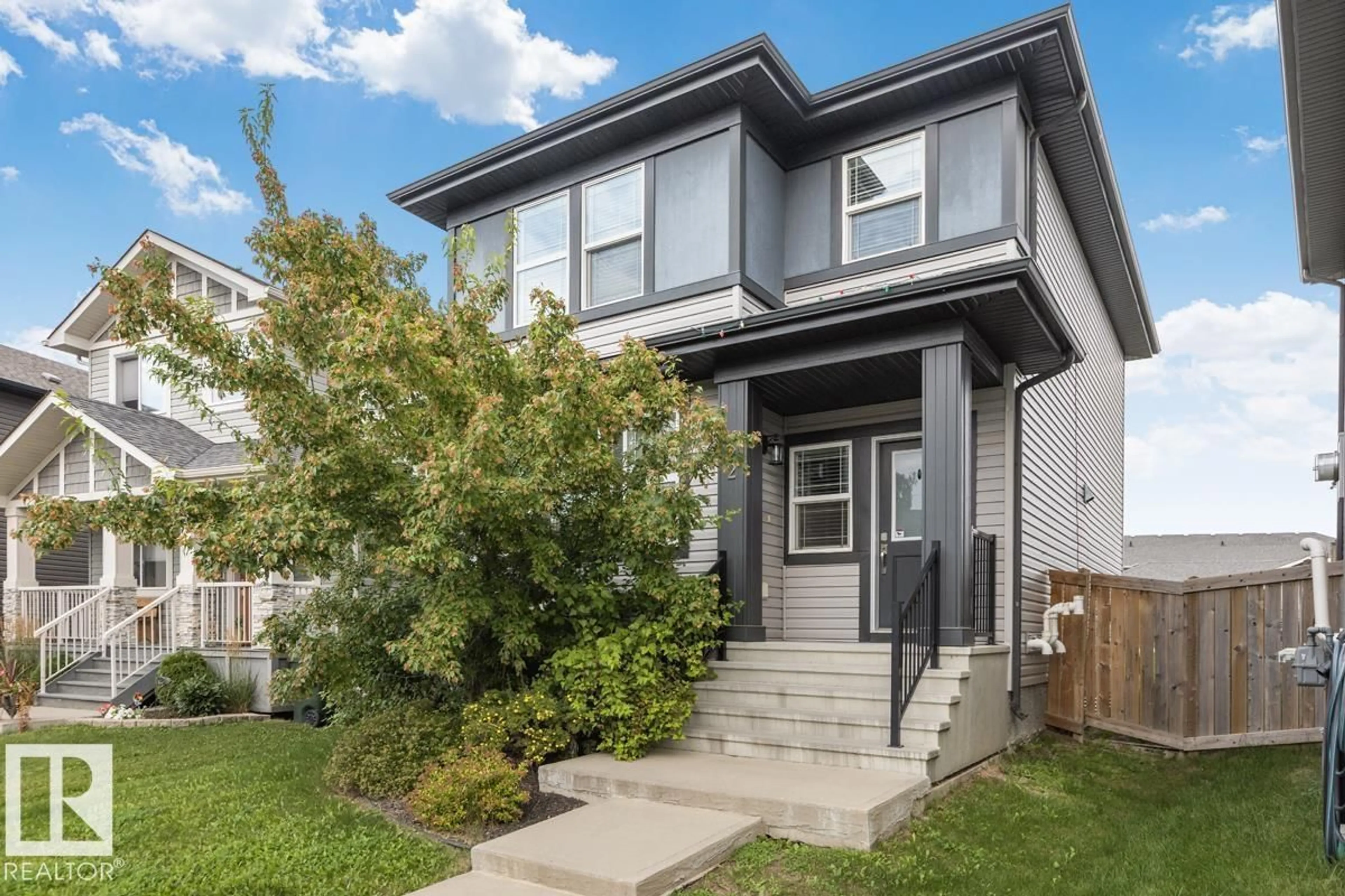 Home with vinyl exterior material, street for 22 HOPE CM, Spruce Grove Alberta T7X3T3
