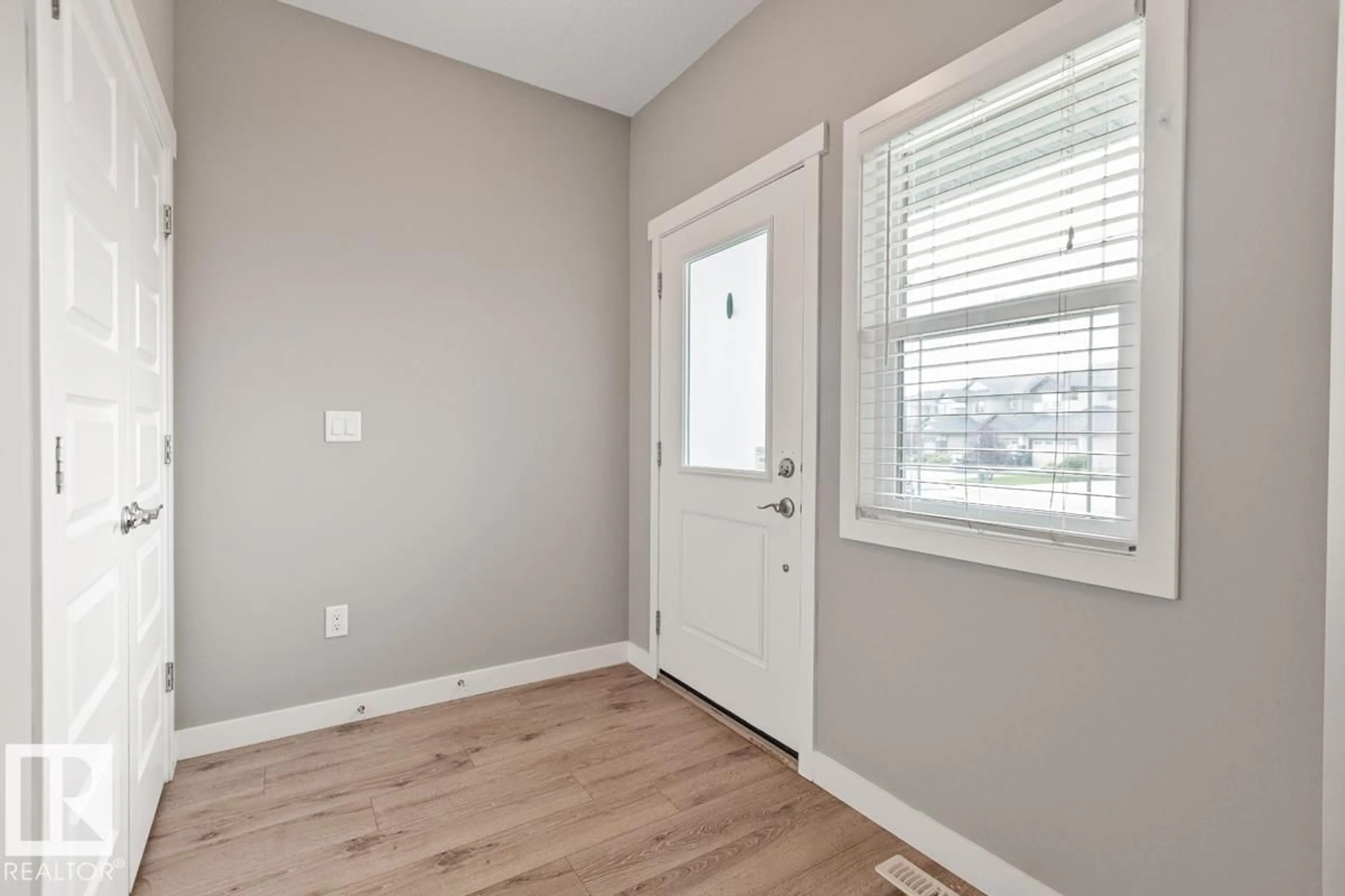 Indoor entryway for 22 HOPE CM, Spruce Grove Alberta T7X3T3