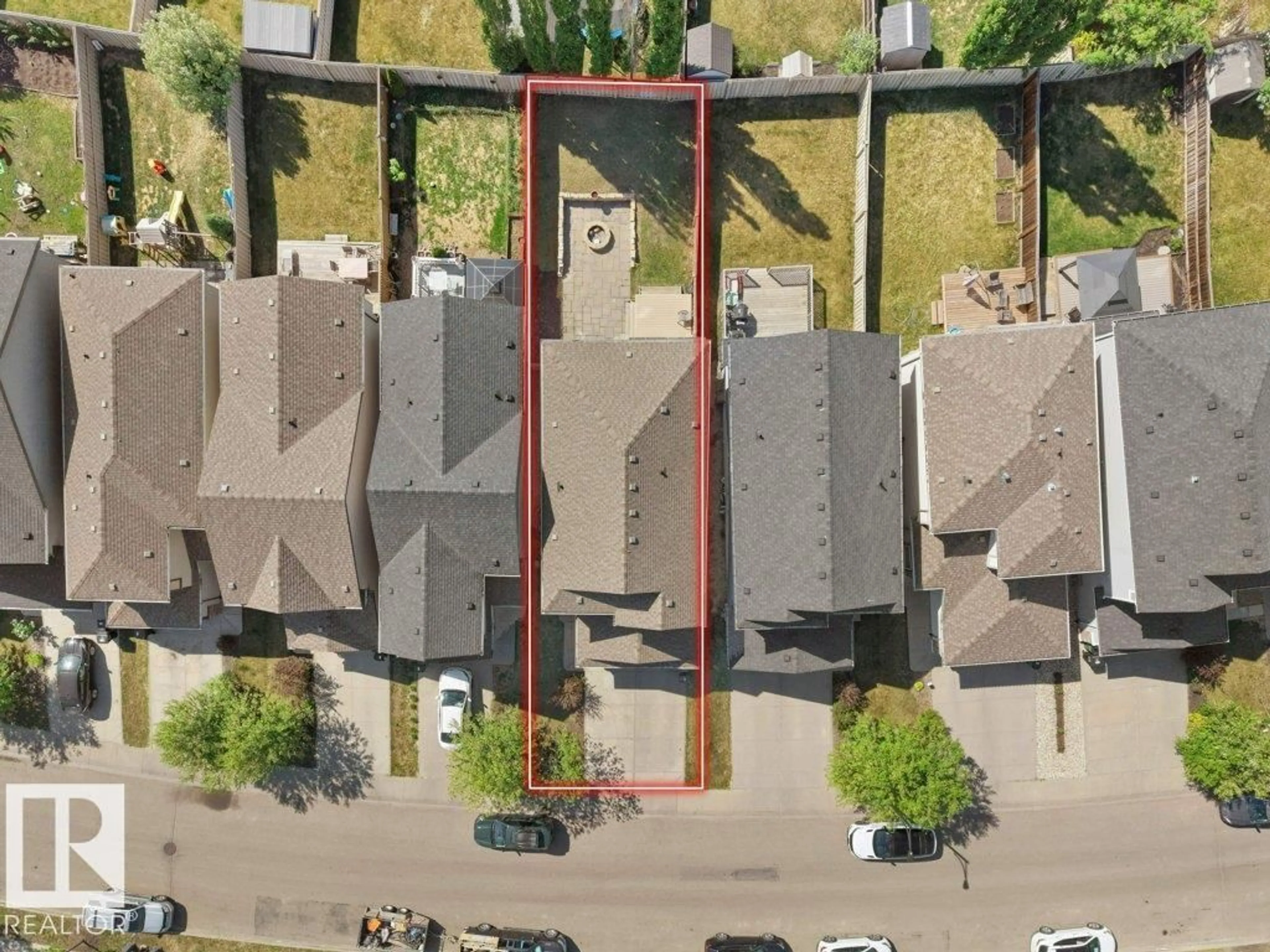 A pic from outside/outdoor area/front of a property/back of a property/a pic from drone, street for 3101 ARTHURS CR, Edmonton Alberta T6W2H7