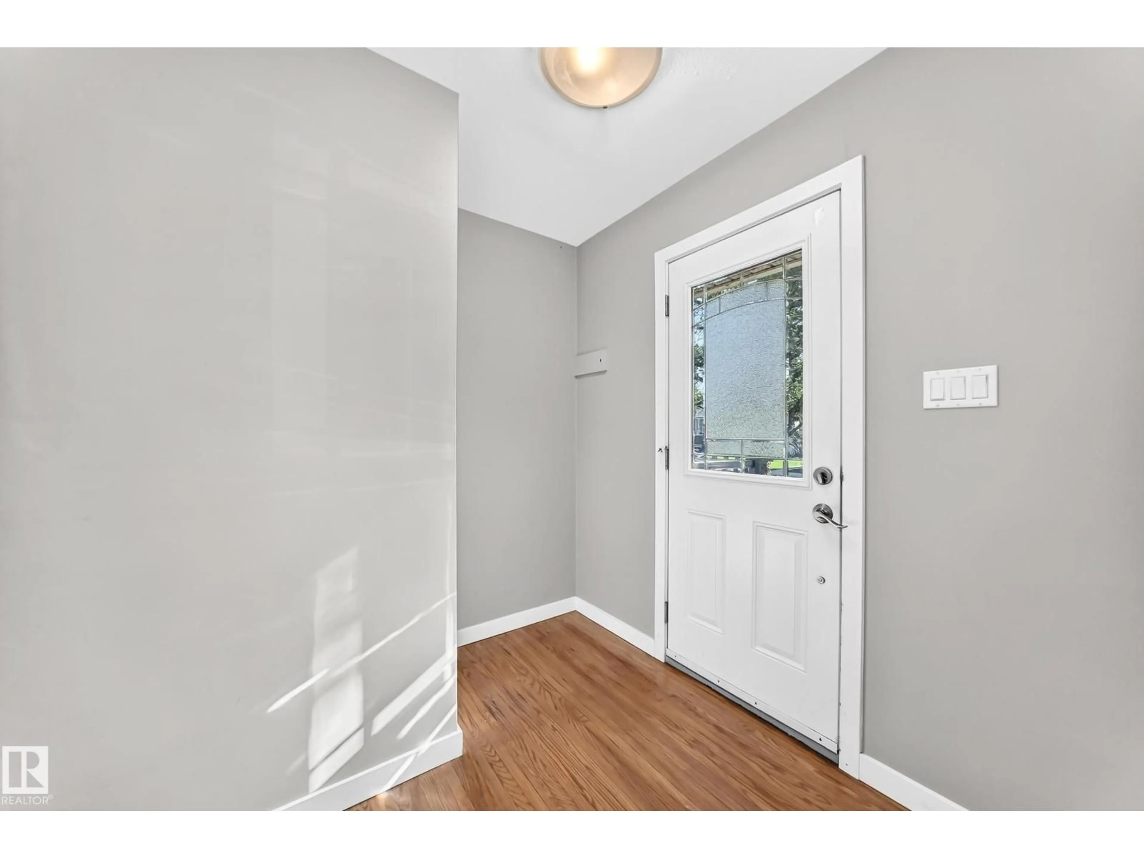 Indoor entryway for NW - 12836 88 ST, Edmonton Alberta T5E3H3