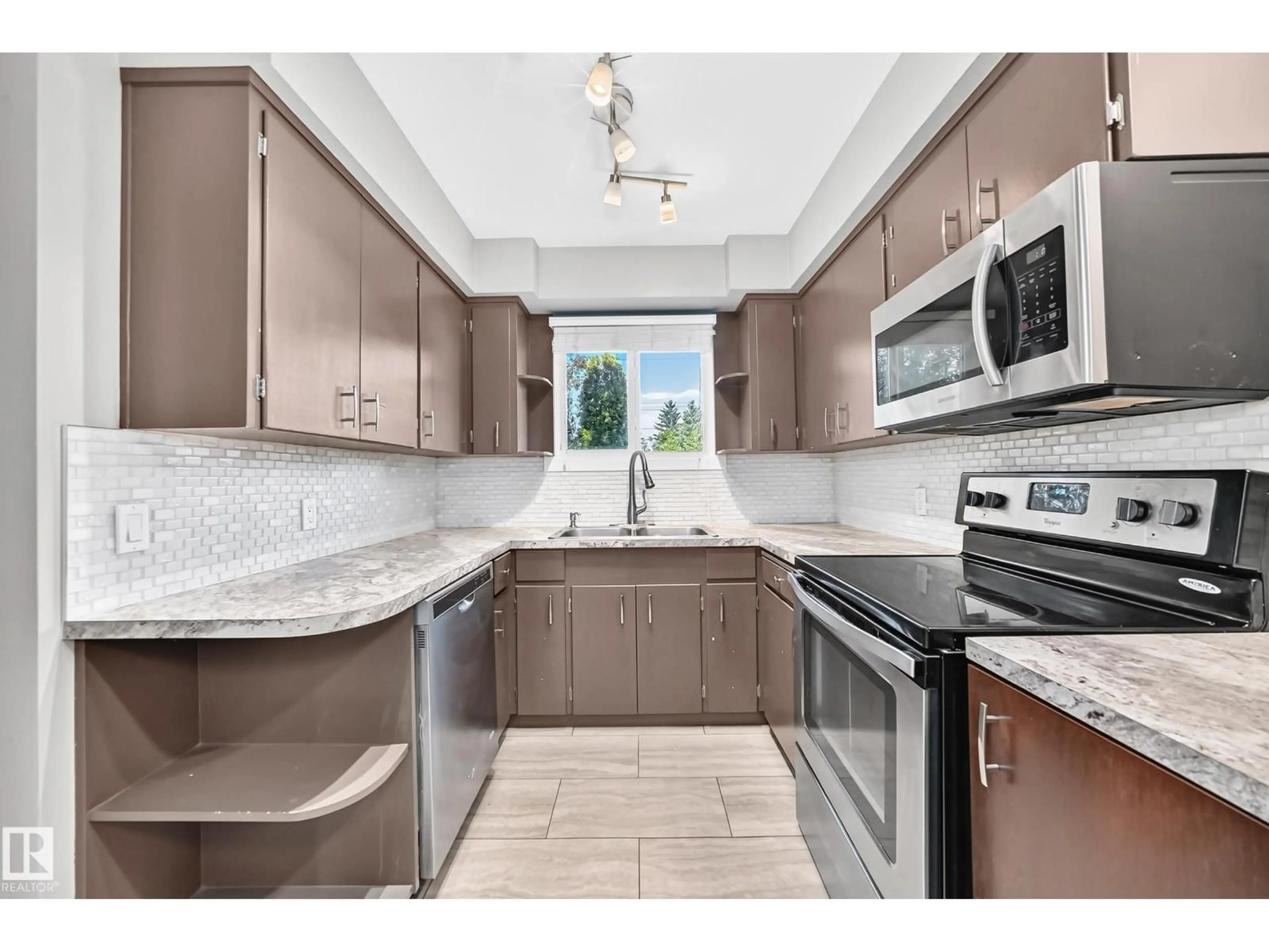 Standard kitchen, ceramic/tile floor for NW - 12836 88 ST, Edmonton Alberta T5E3H3
