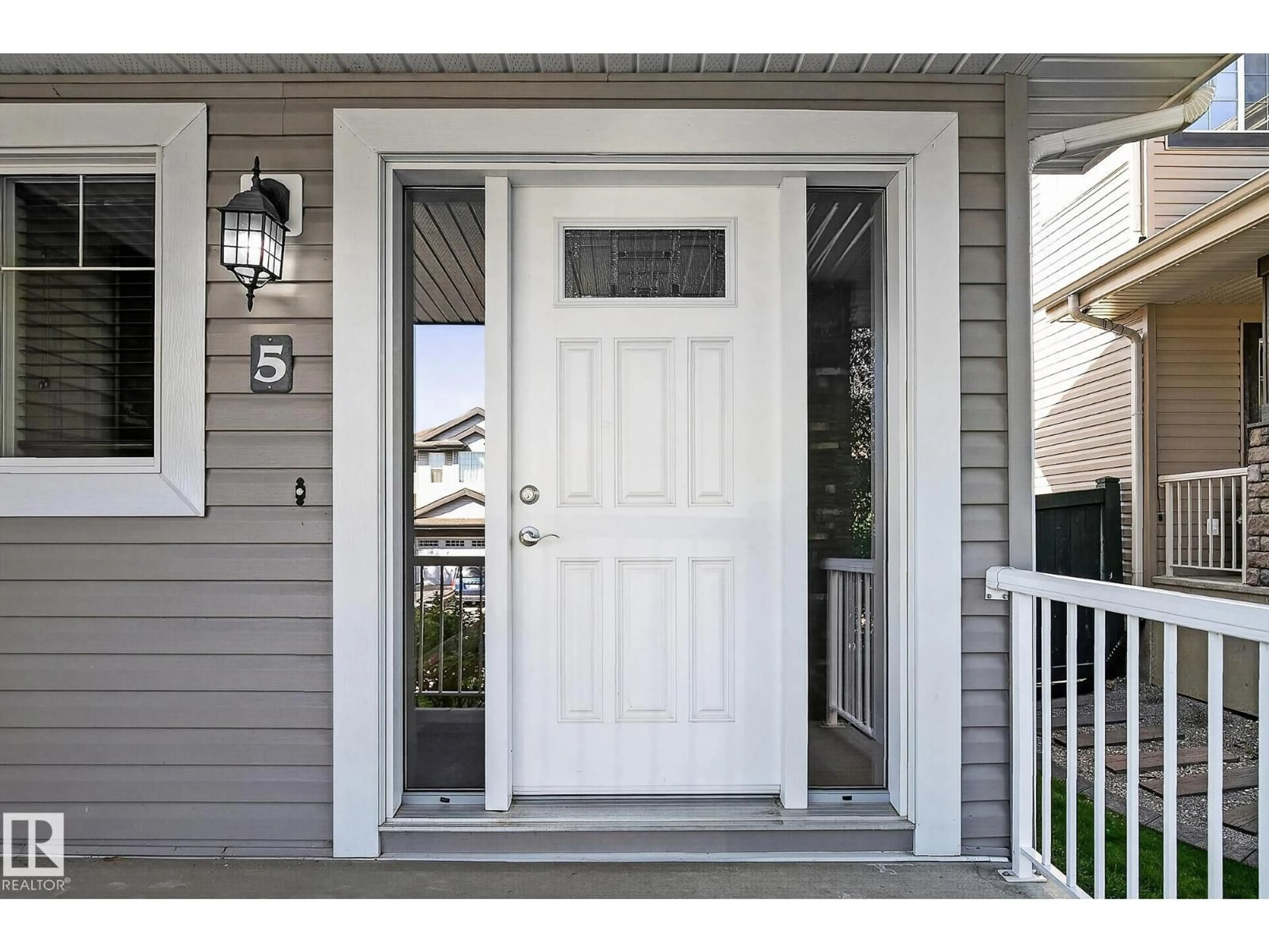 Home with vinyl exterior material, street for 5 VERONA CR, Spruce Grove Alberta T7X0J7