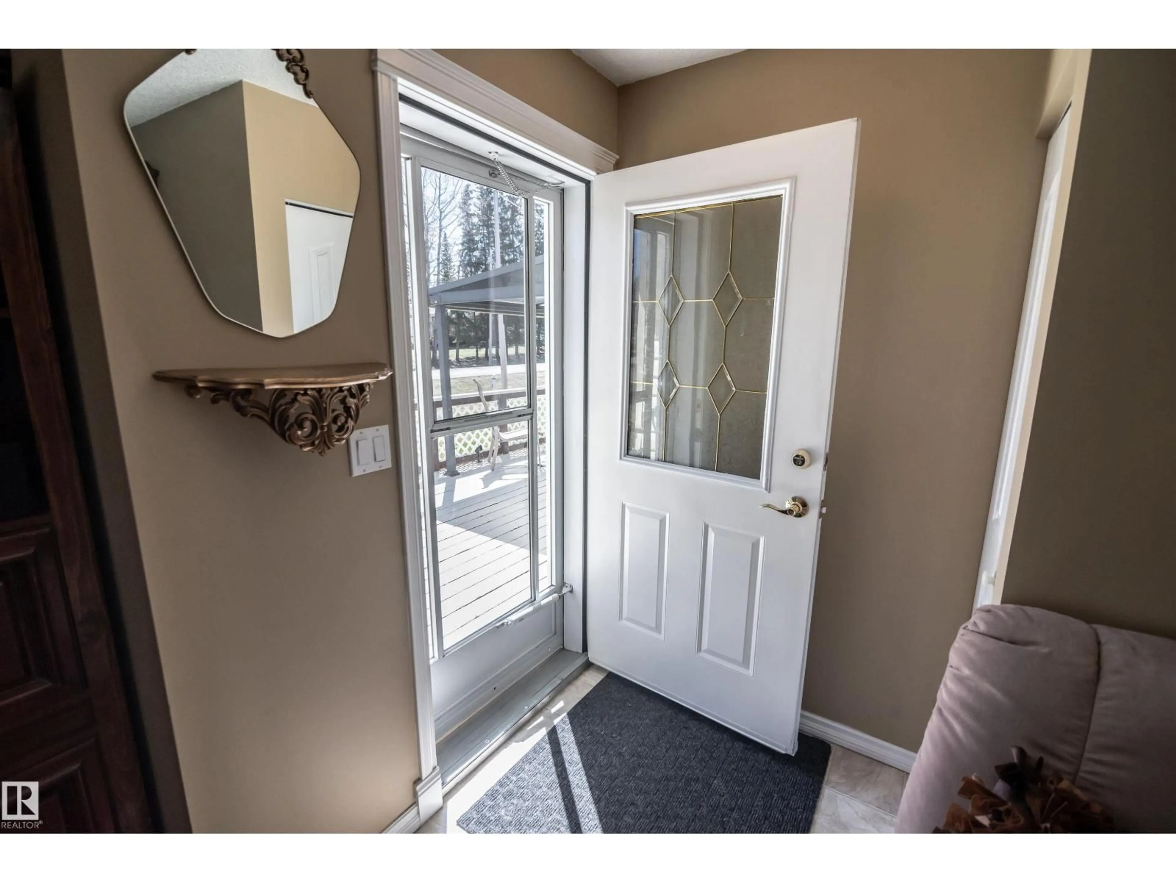 Indoor entryway for 4828 48 ST, Rural Lac Ste. Anne County Alberta T0E0A0