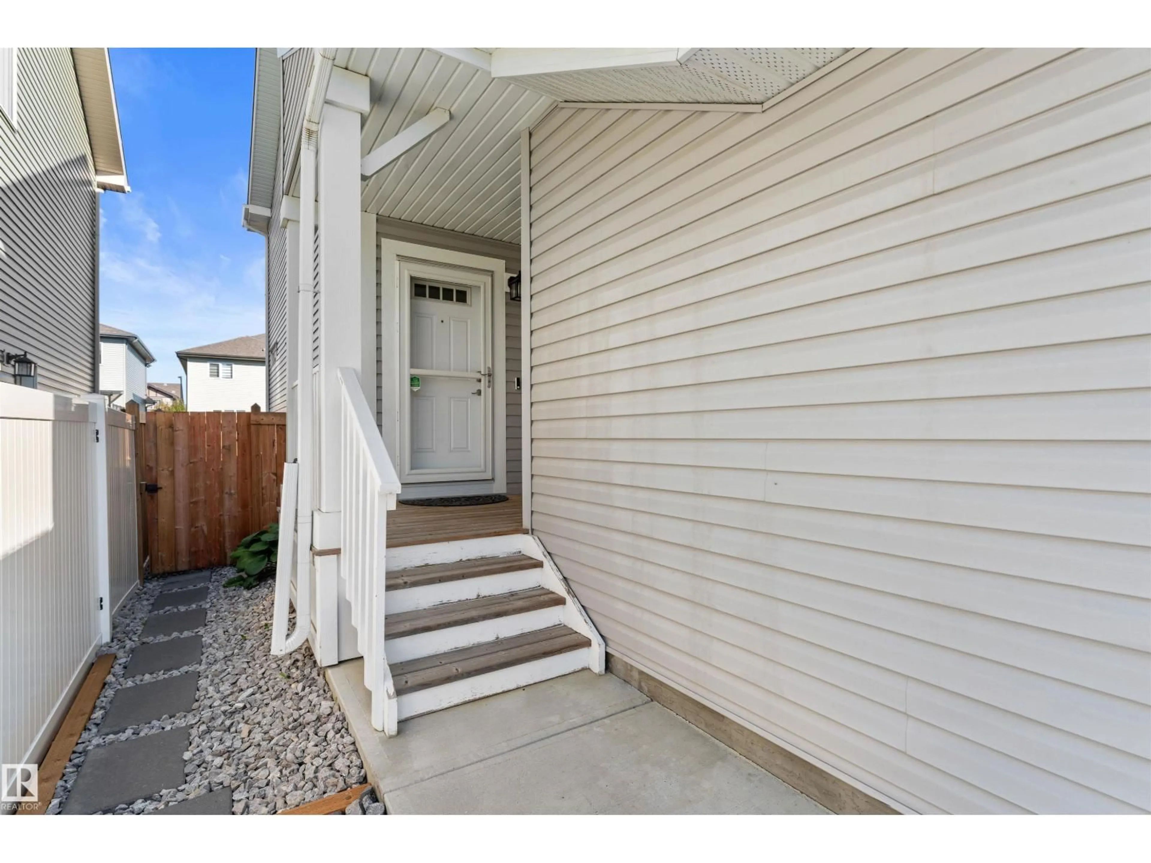 Indoor entryway for 12218 176 AV, Edmonton Alberta T5X0L2