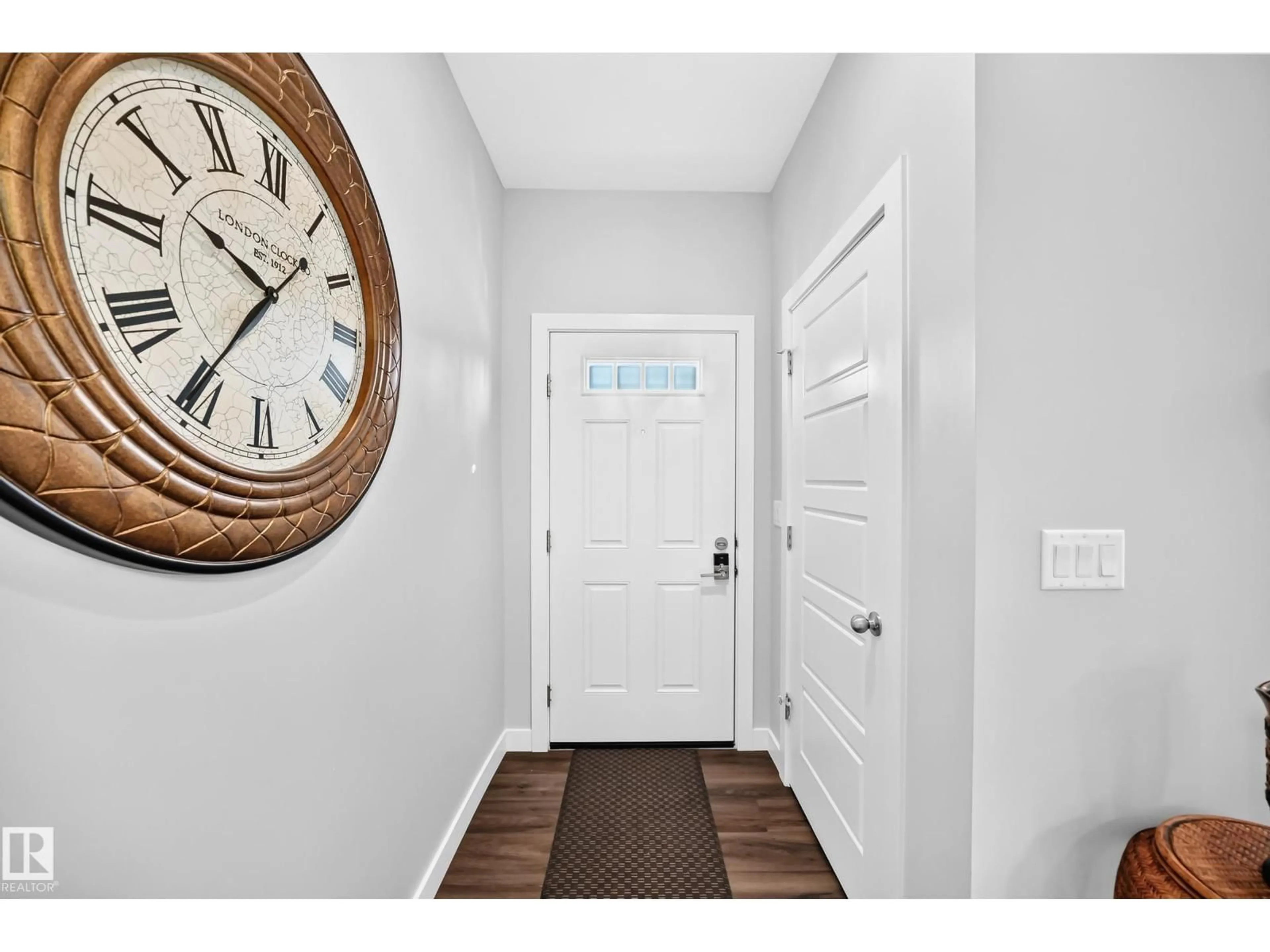 Indoor entryway for 139 CASTILIAN BV, Sherwood Park Alberta T8H2Z9