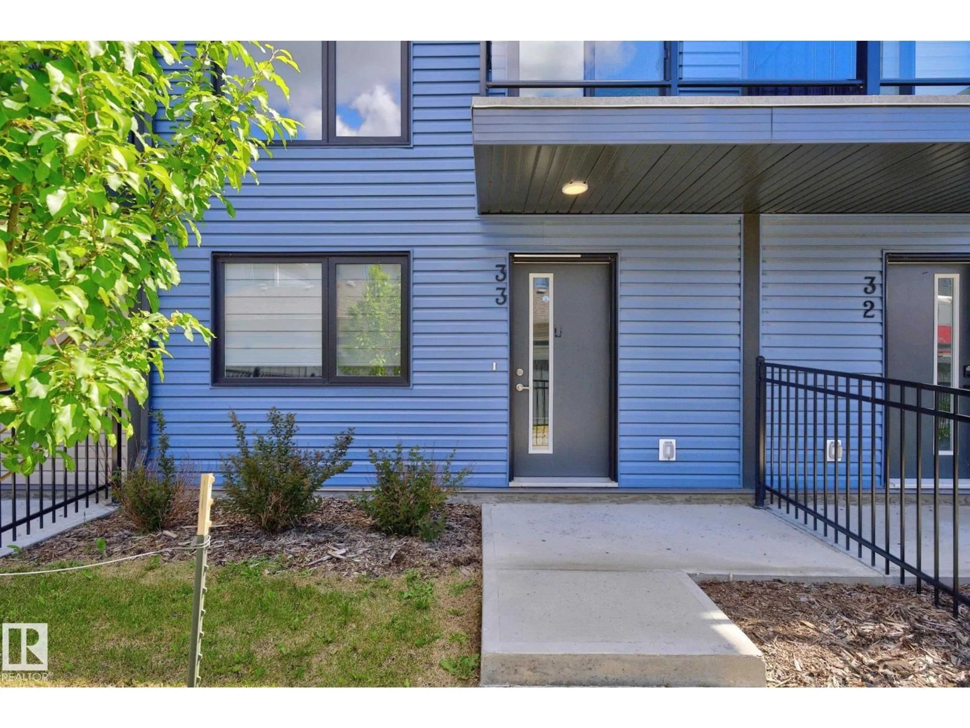 Indoor entryway for #33 - 11910 35 AV, Edmonton Alberta T6W4Z8