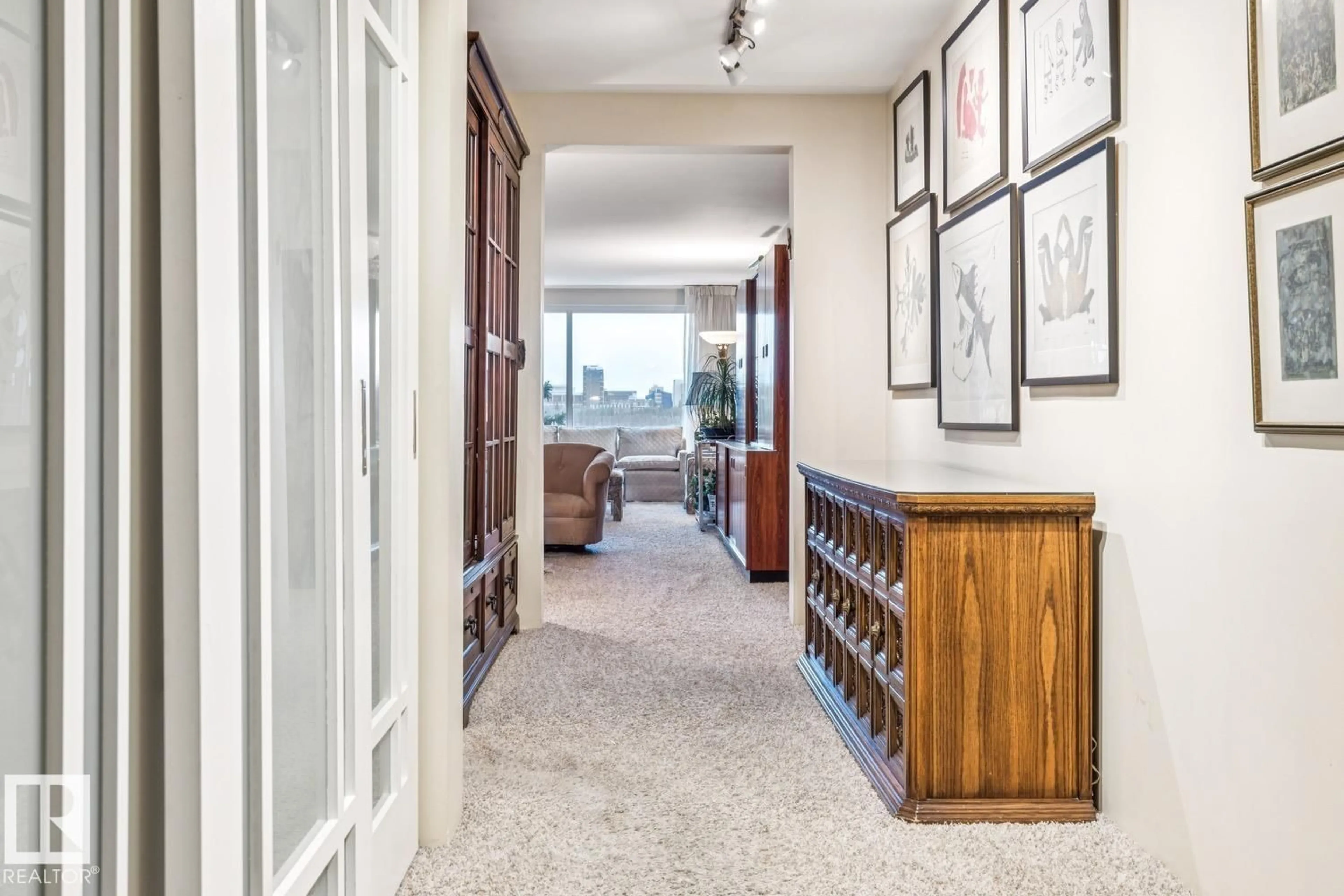 Indoor foyer for 10010 - 501 119 ST NW, Edmonton Alberta T5K1Y8