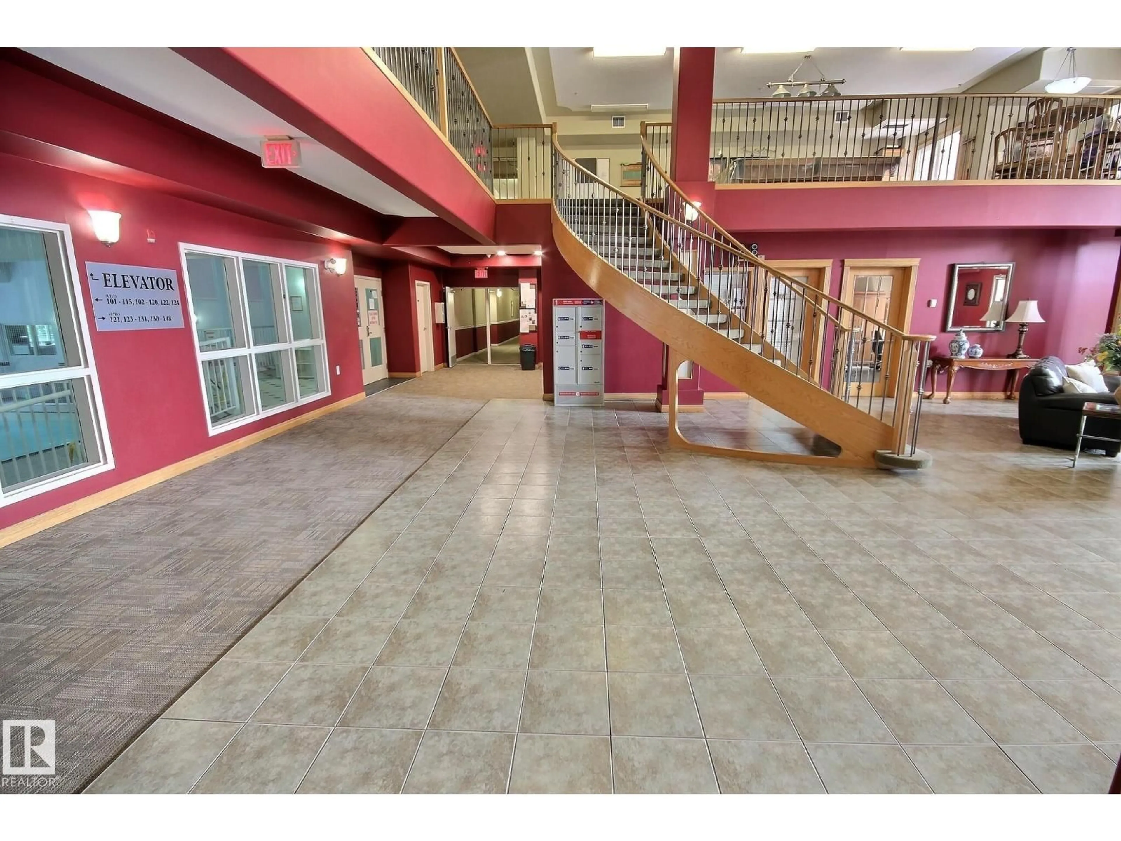 Indoor foyer for 401 - 612 111 ST, Edmonton Alberta T6W1R9