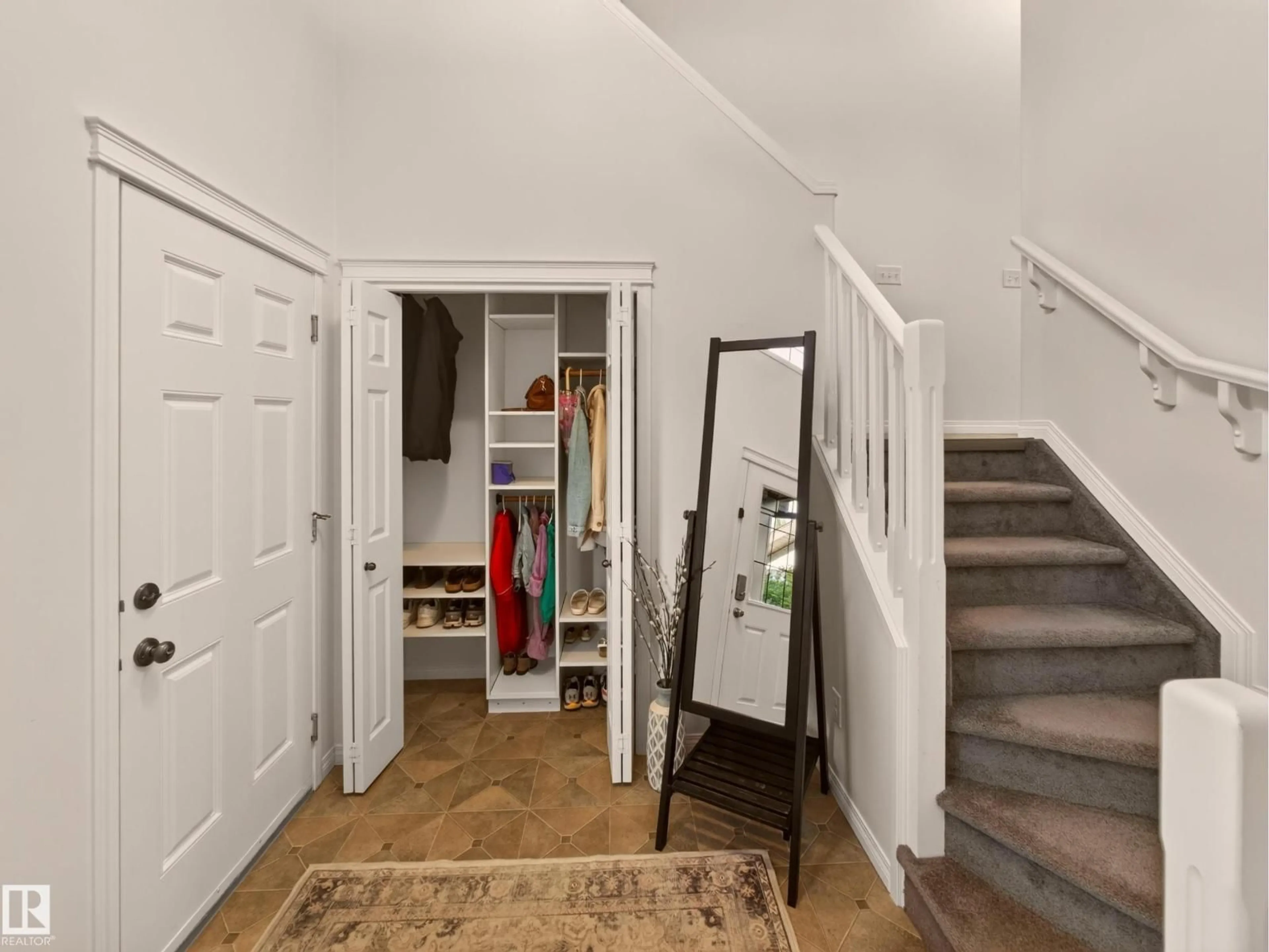 Indoor entryway for NW - 21315 58 AV, Edmonton Alberta T6M0H4
