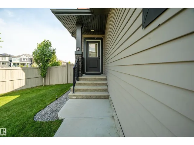 SW - 9104 PEAR DR, Edmonton 2
