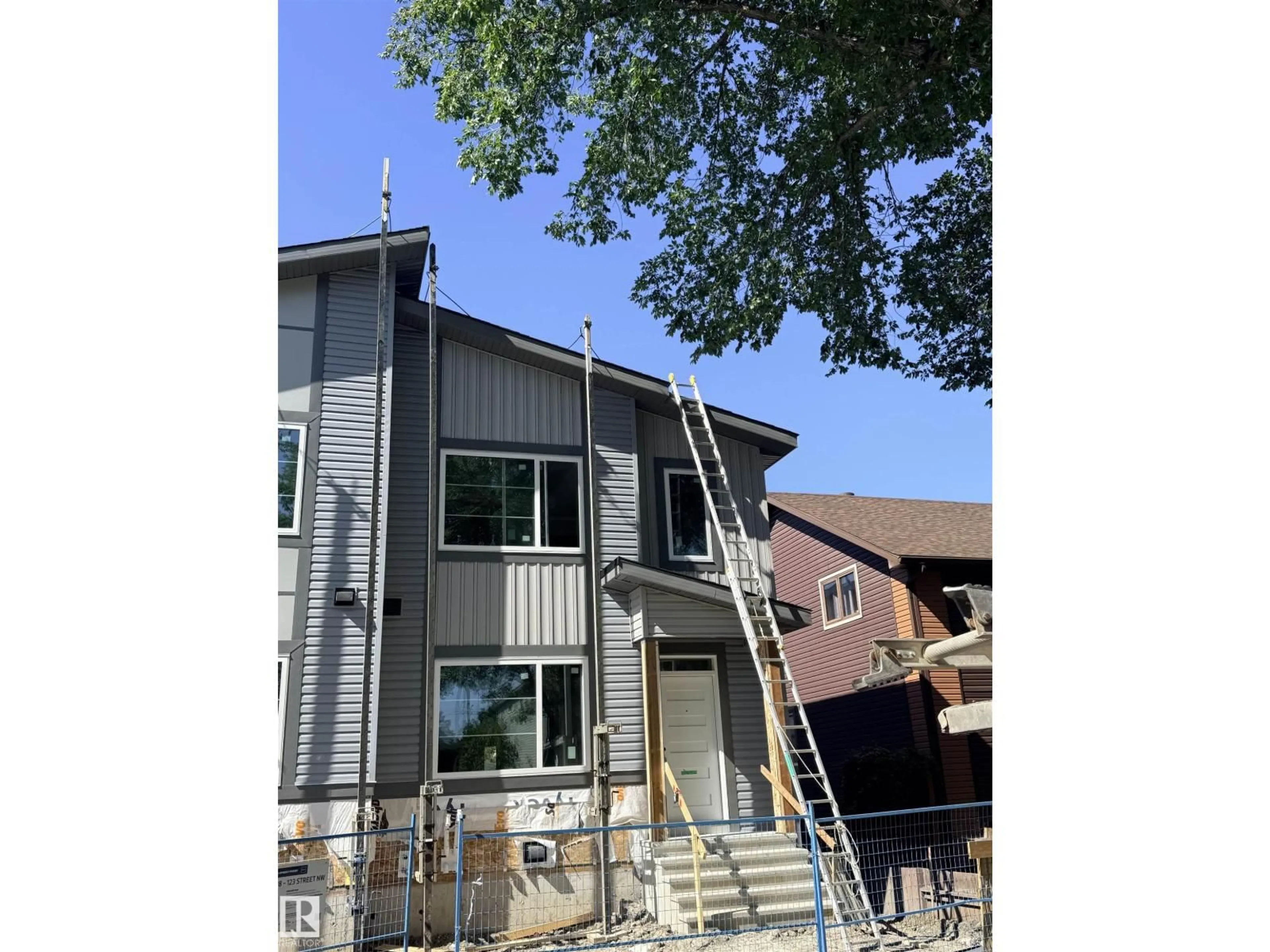 Home with vinyl exterior material, building for NW - 12908 123 ST, Edmonton Alberta T5L0J5