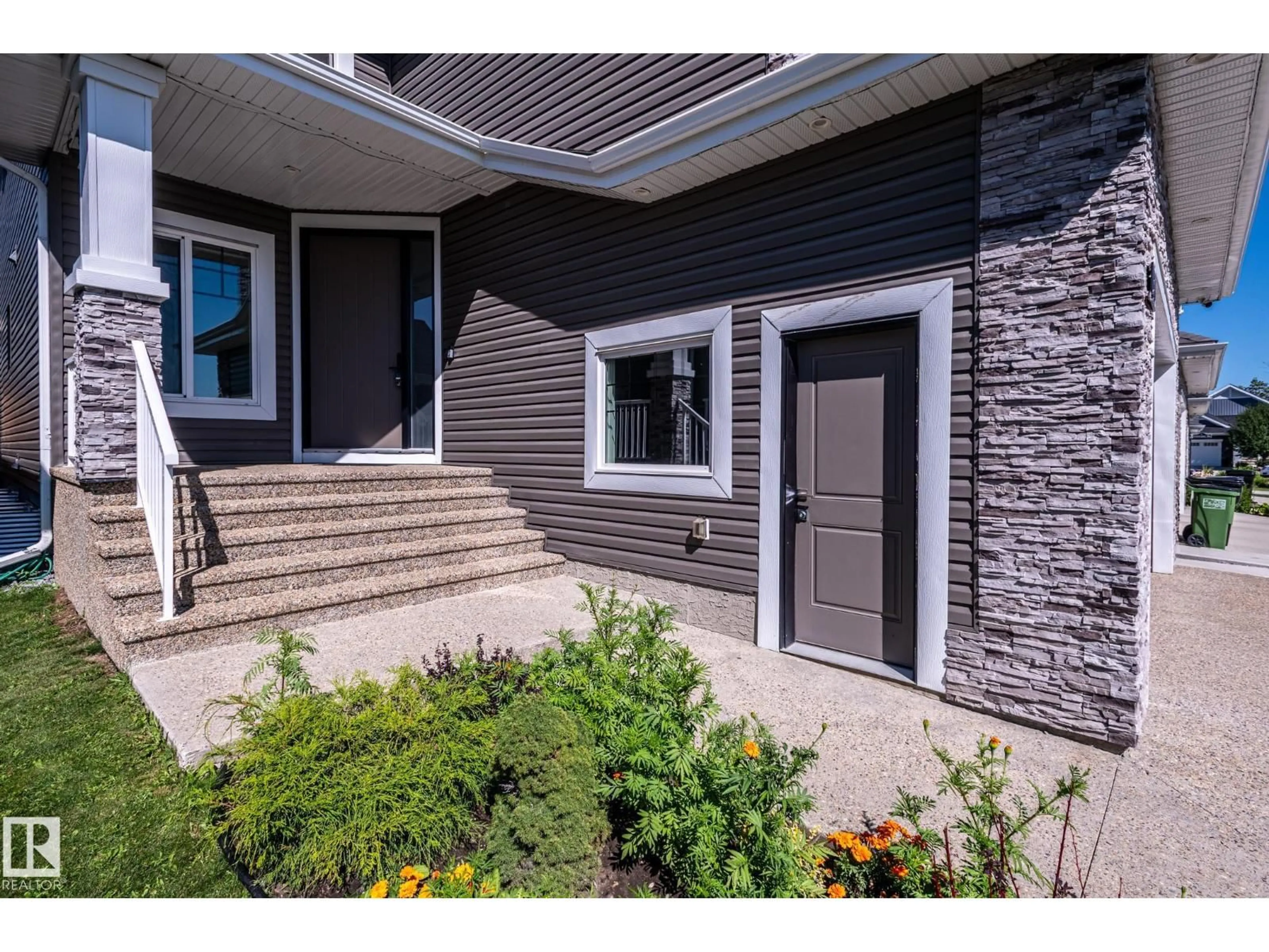 Unknown for 3711 HUMMINGBIRD WY, Edmonton Alberta T5S0M9