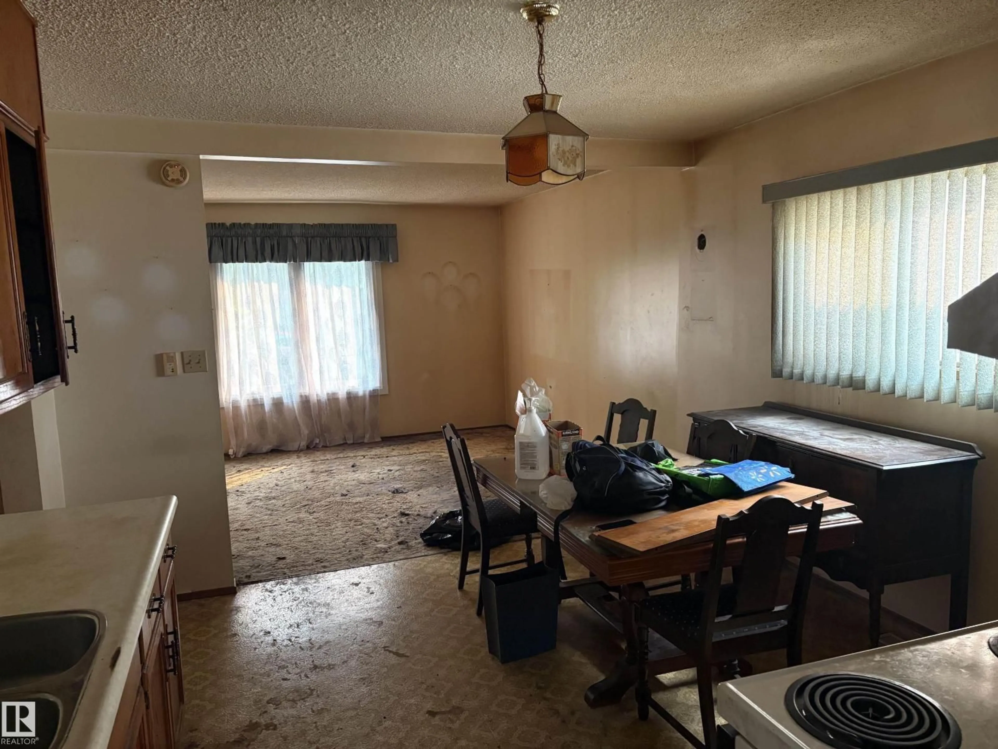 A pic of a room for NW - 11216 68 ST, Edmonton Alberta T5B1N5