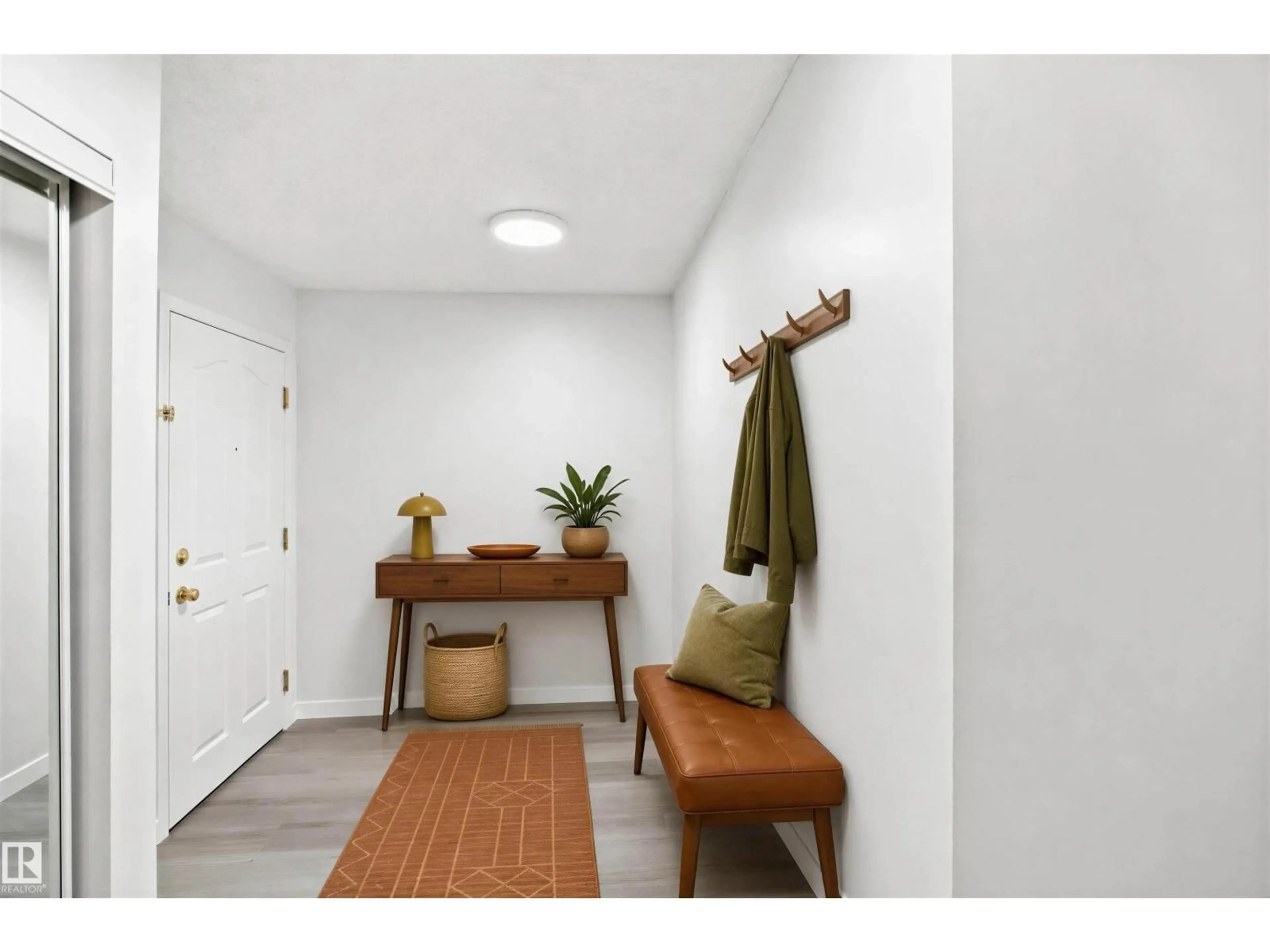 Indoor entryway for #124 - 10511 42 AV, Edmonton Alberta T6J7G8