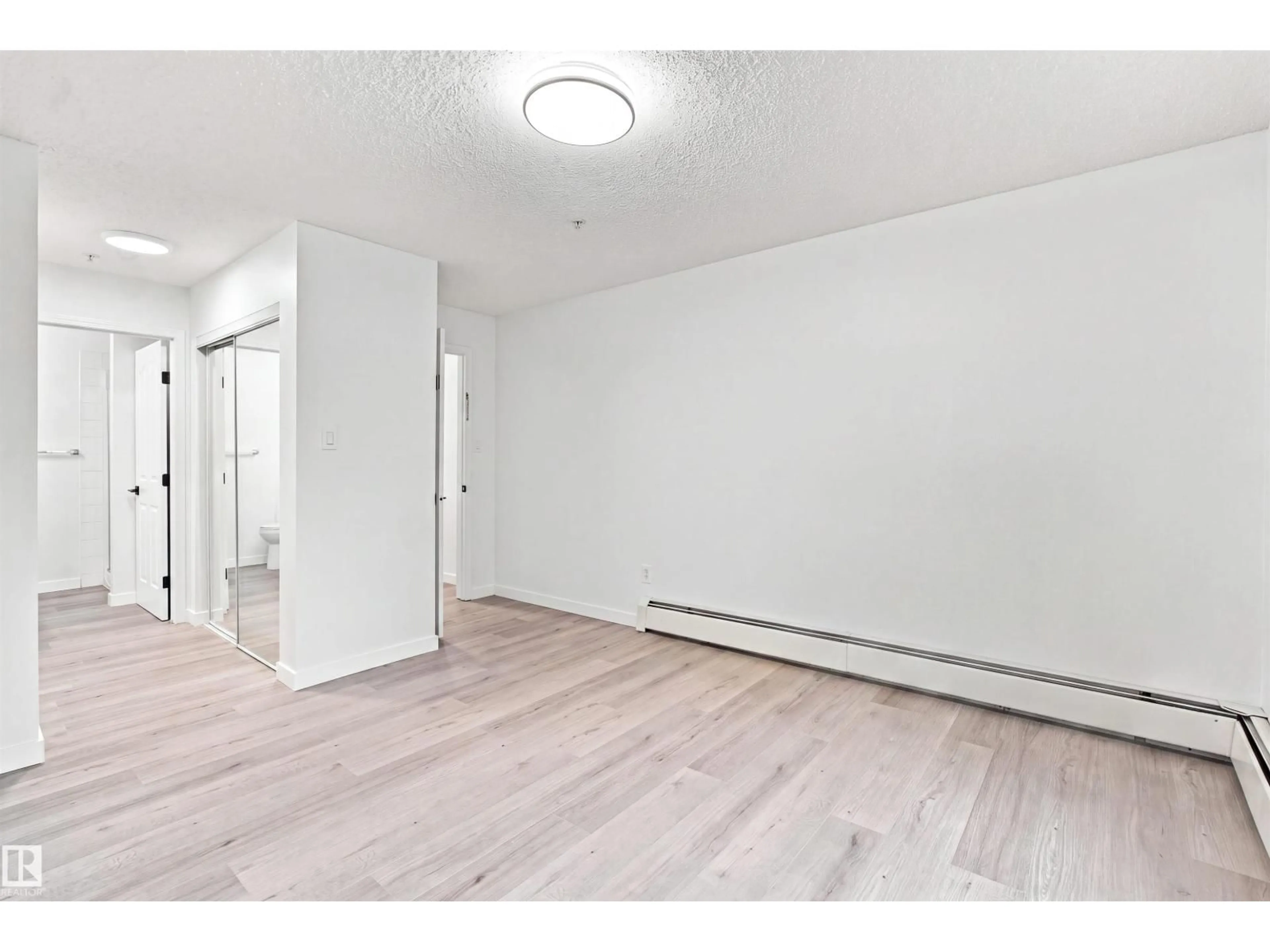 A pic of a room for #124 - 10511 42 AV, Edmonton Alberta T6J7G8