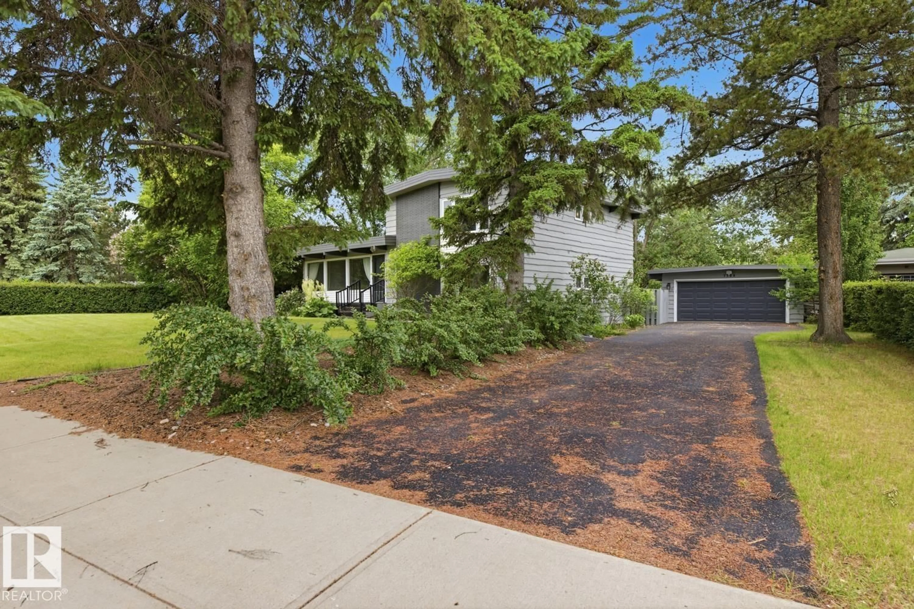 Unknown for 7508 139 ST, Edmonton Alberta T5R0E8