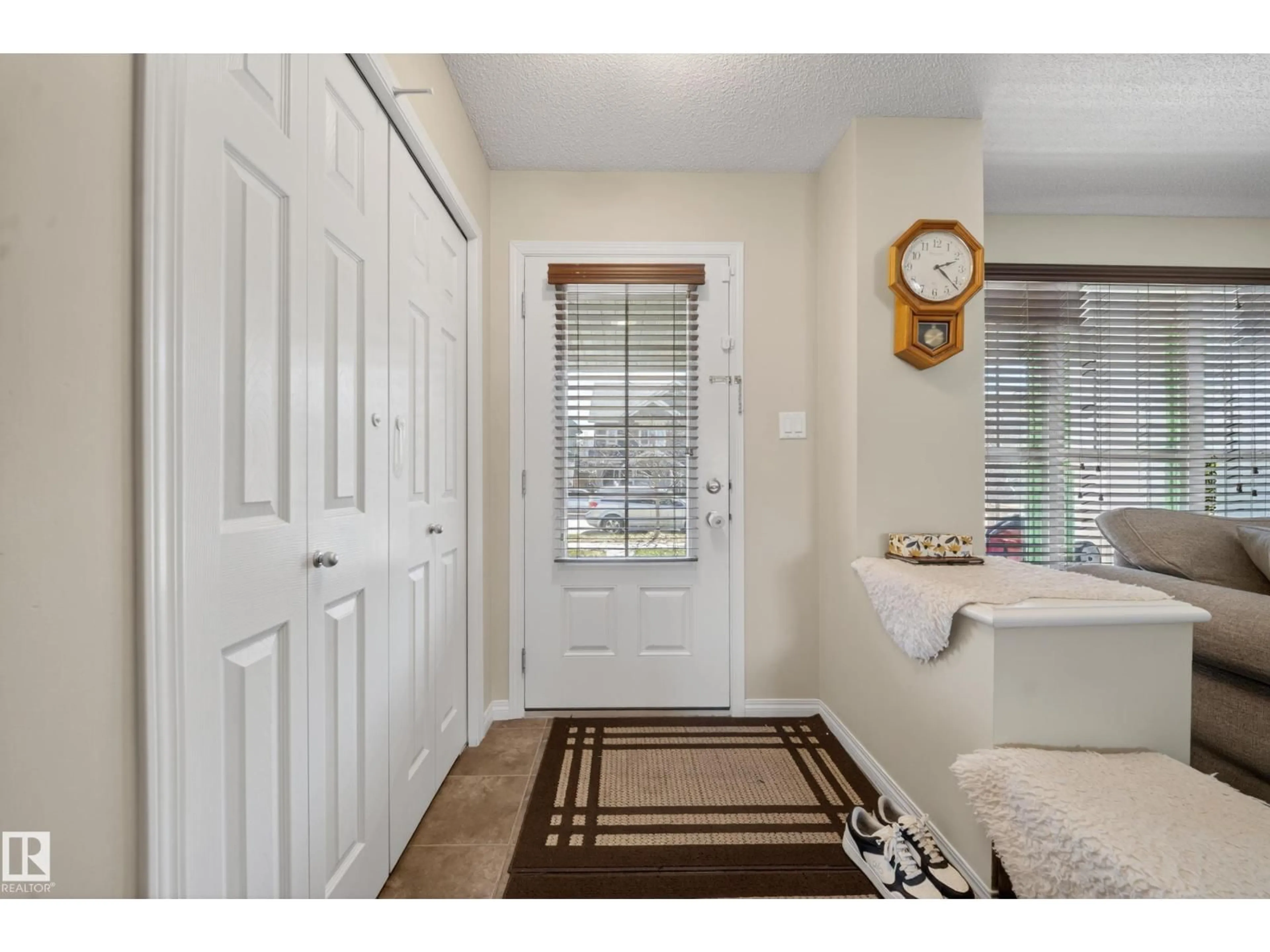 Indoor entryway for SW - 4680 CRABAPPLE RUN RU, Edmonton Alberta T6X0Y8