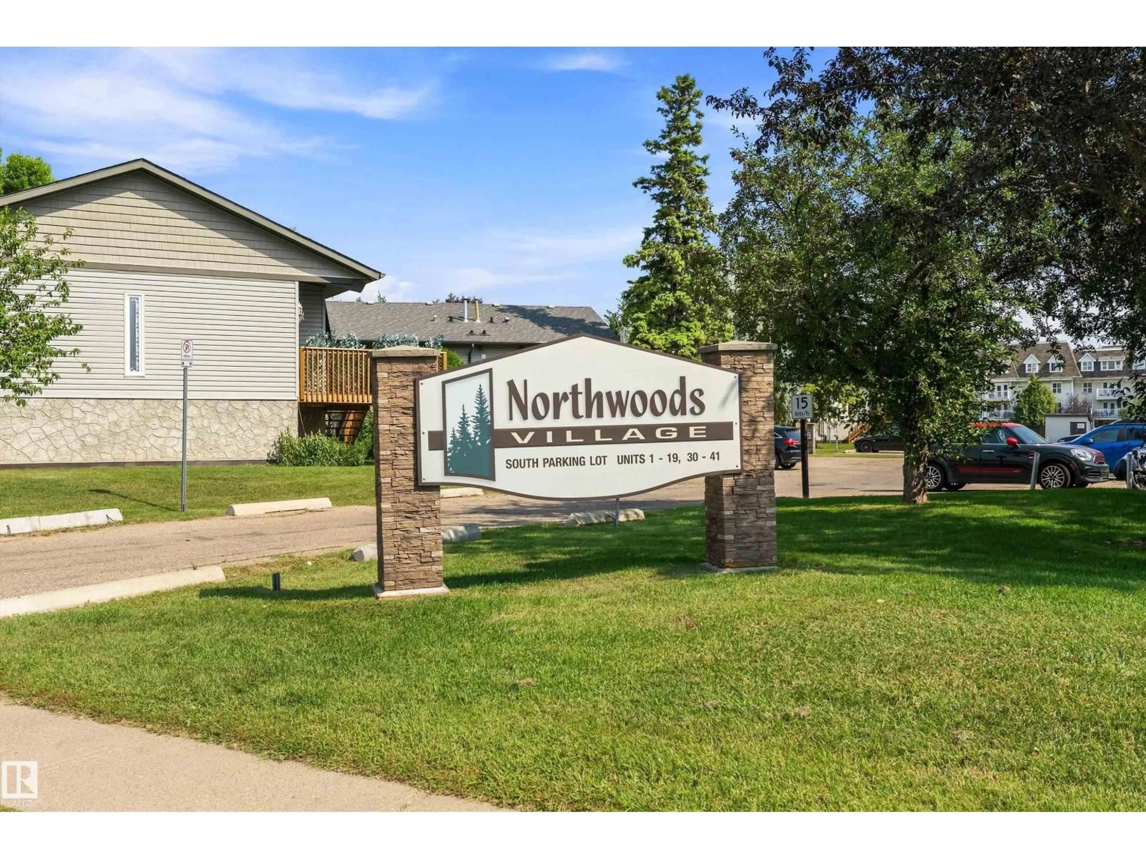 Unknown for NW - 33 NORTHWOODS VG, Edmonton Alberta T5X1T2