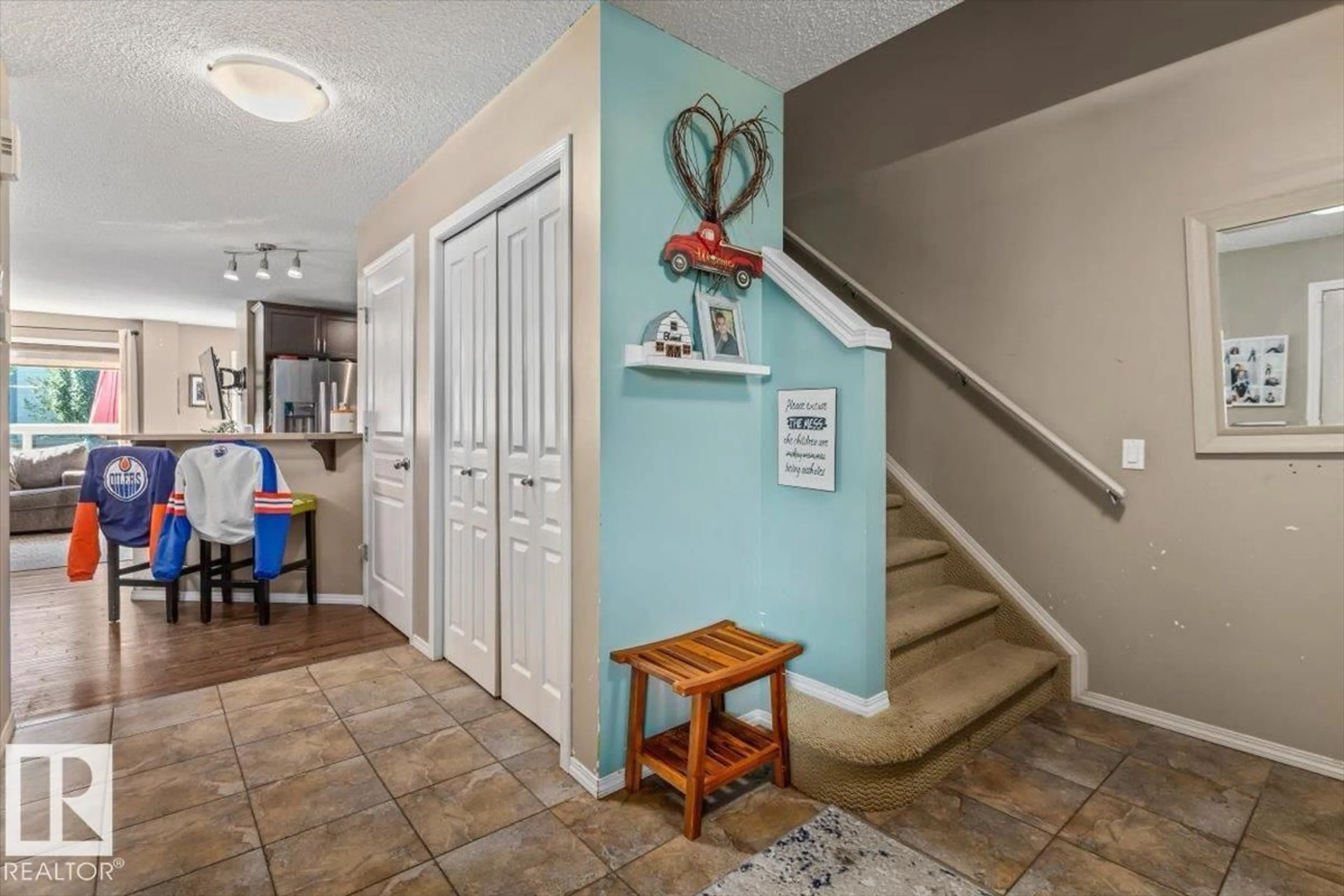 Indoor entryway for 12507 171 AV, Edmonton Alberta T5X0E5