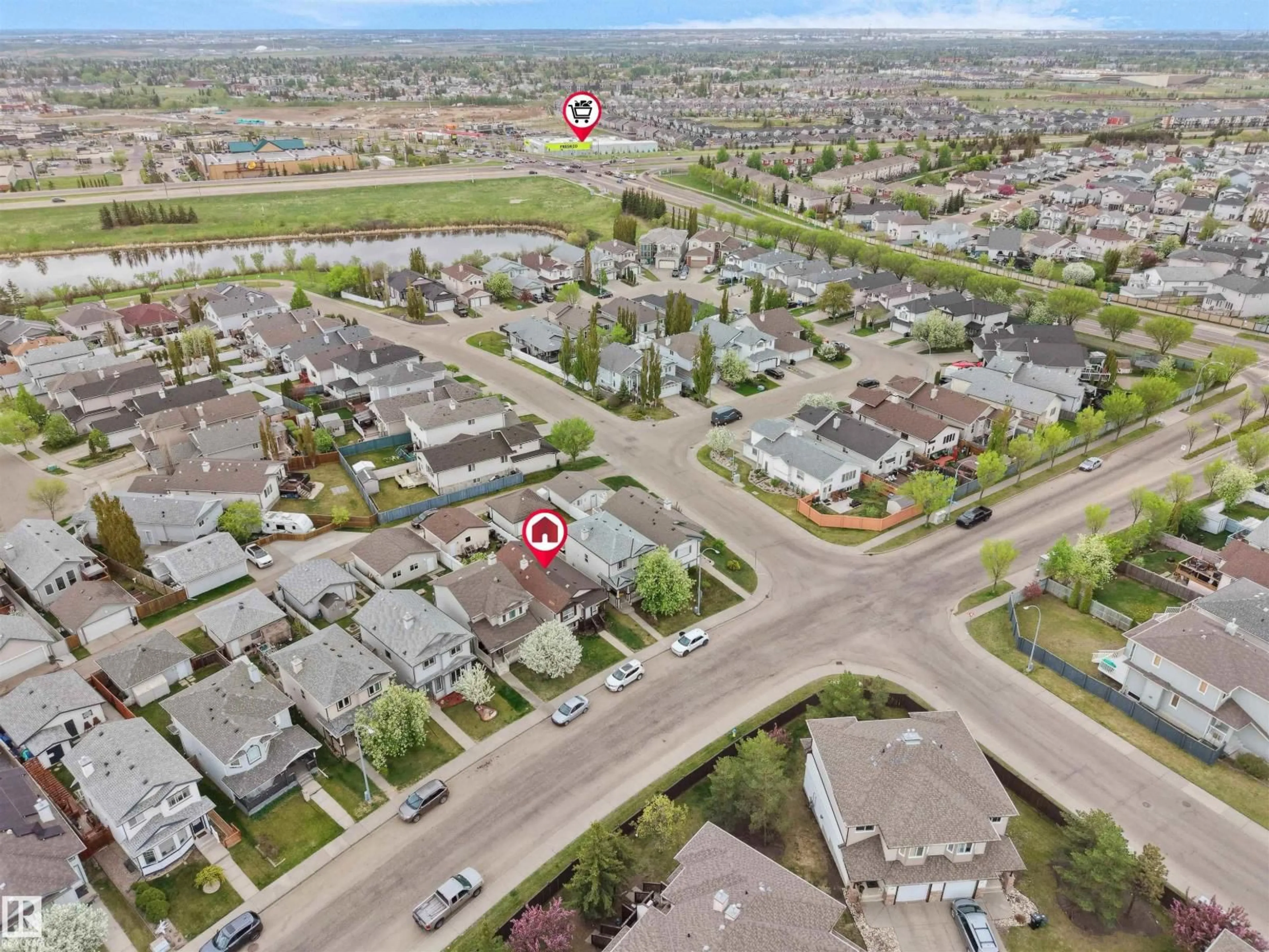 A pic from outside/outdoor area/front of a property/back of a property/a pic from drone, street for NW - 15511 45 ST, Edmonton Alberta T5Y3G8
