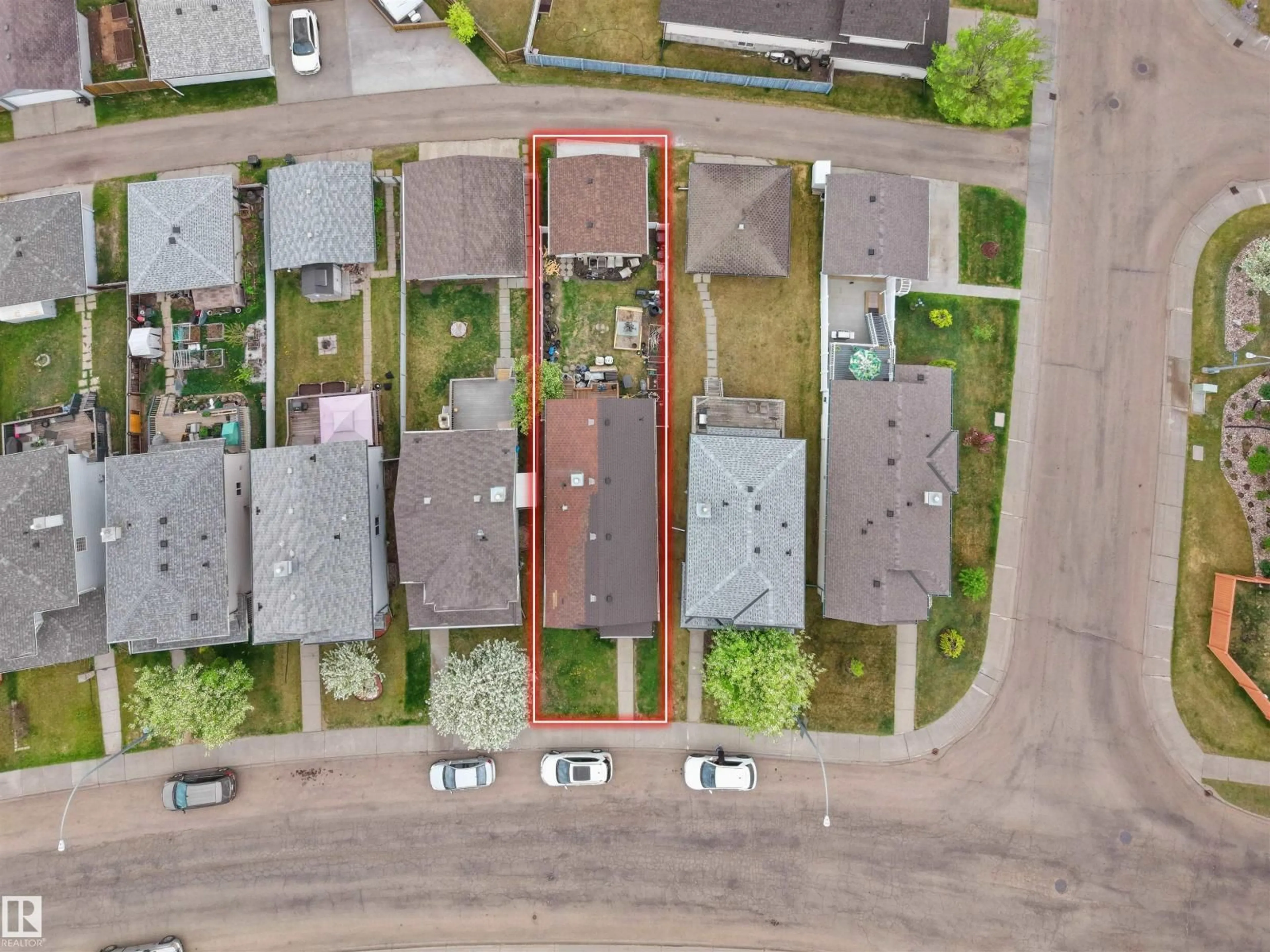 A pic from outside/outdoor area/front of a property/back of a property/a pic from drone, street for NW - 15511 45 ST, Edmonton Alberta T5Y3G8