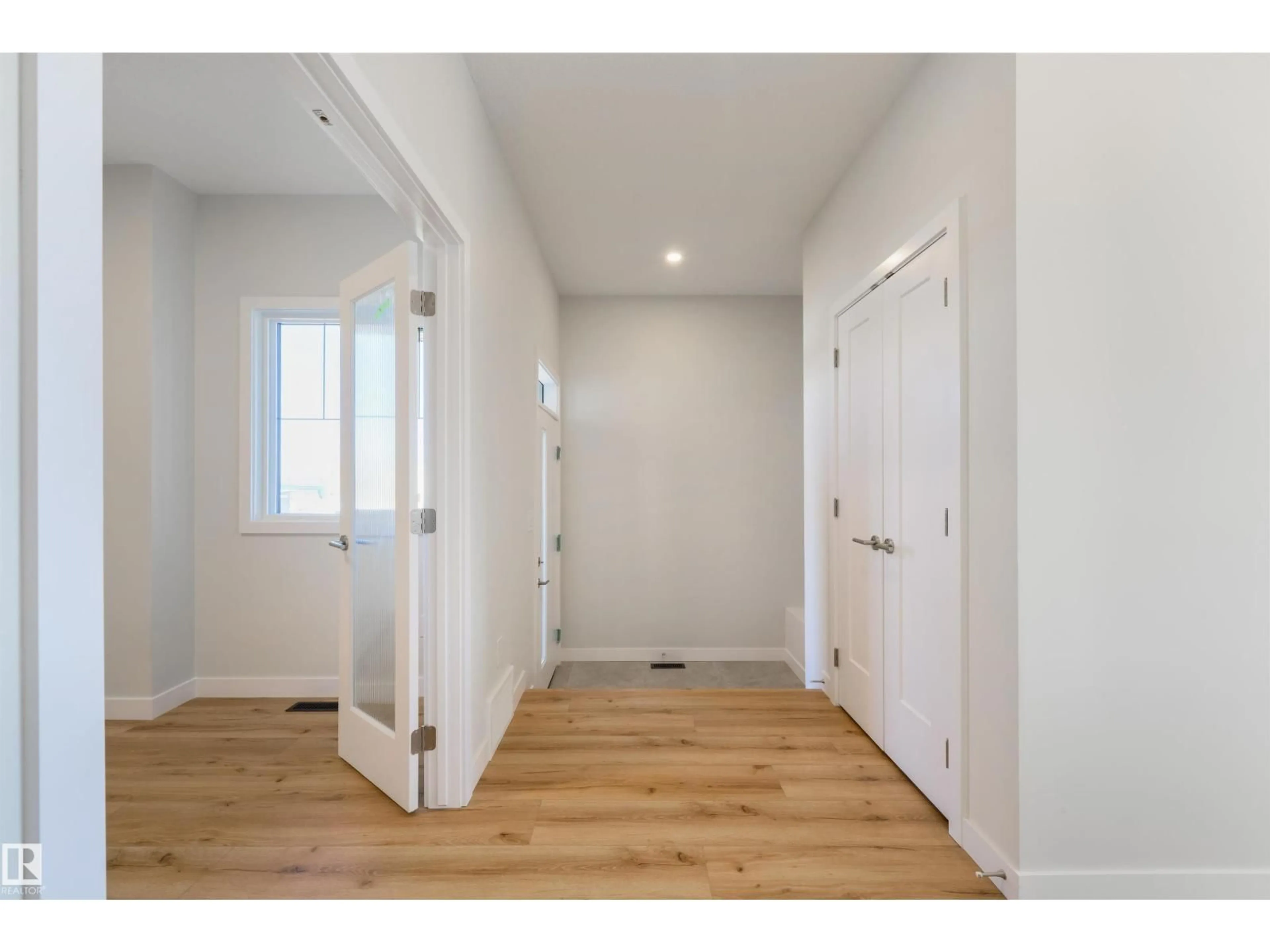 Indoor entryway for 1443 OSPREY CT, Edmonton Alberta T5S0H7
