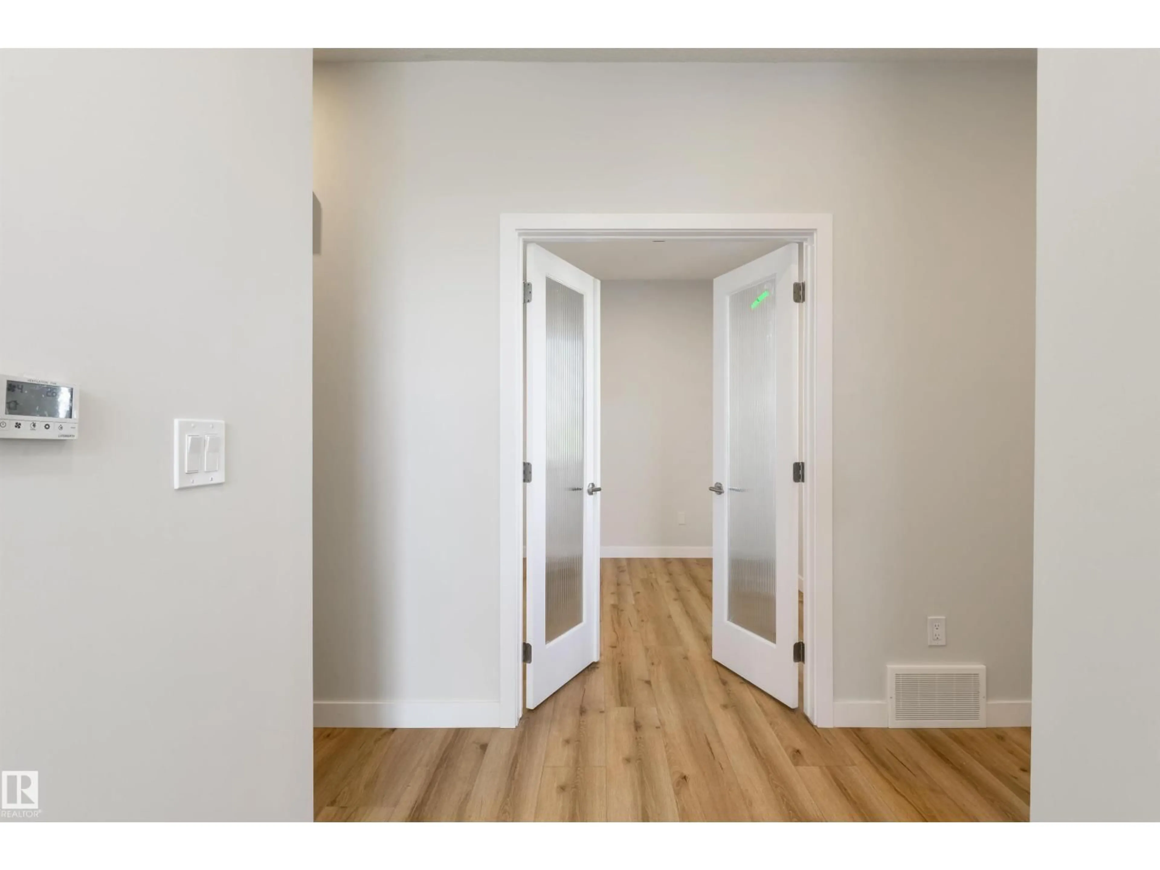Indoor entryway for 1443 OSPREY CT, Edmonton Alberta T5S0H7