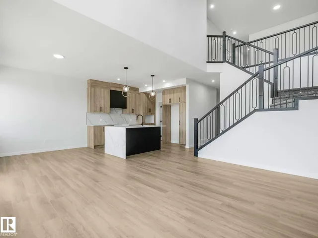 270 MUNN WY, Leduc 2
