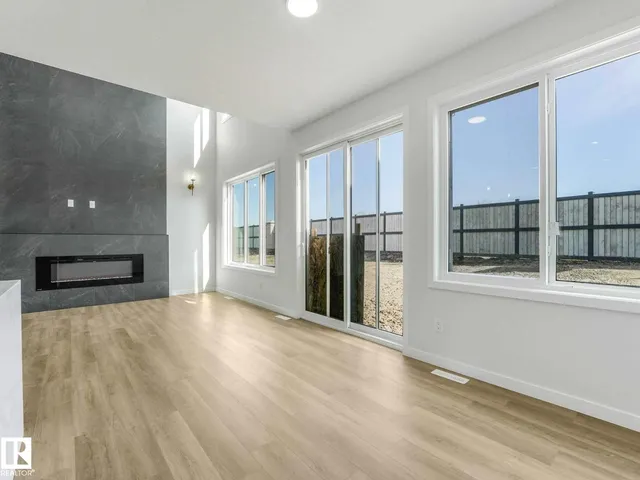270 MUNN WY, Leduc 5
