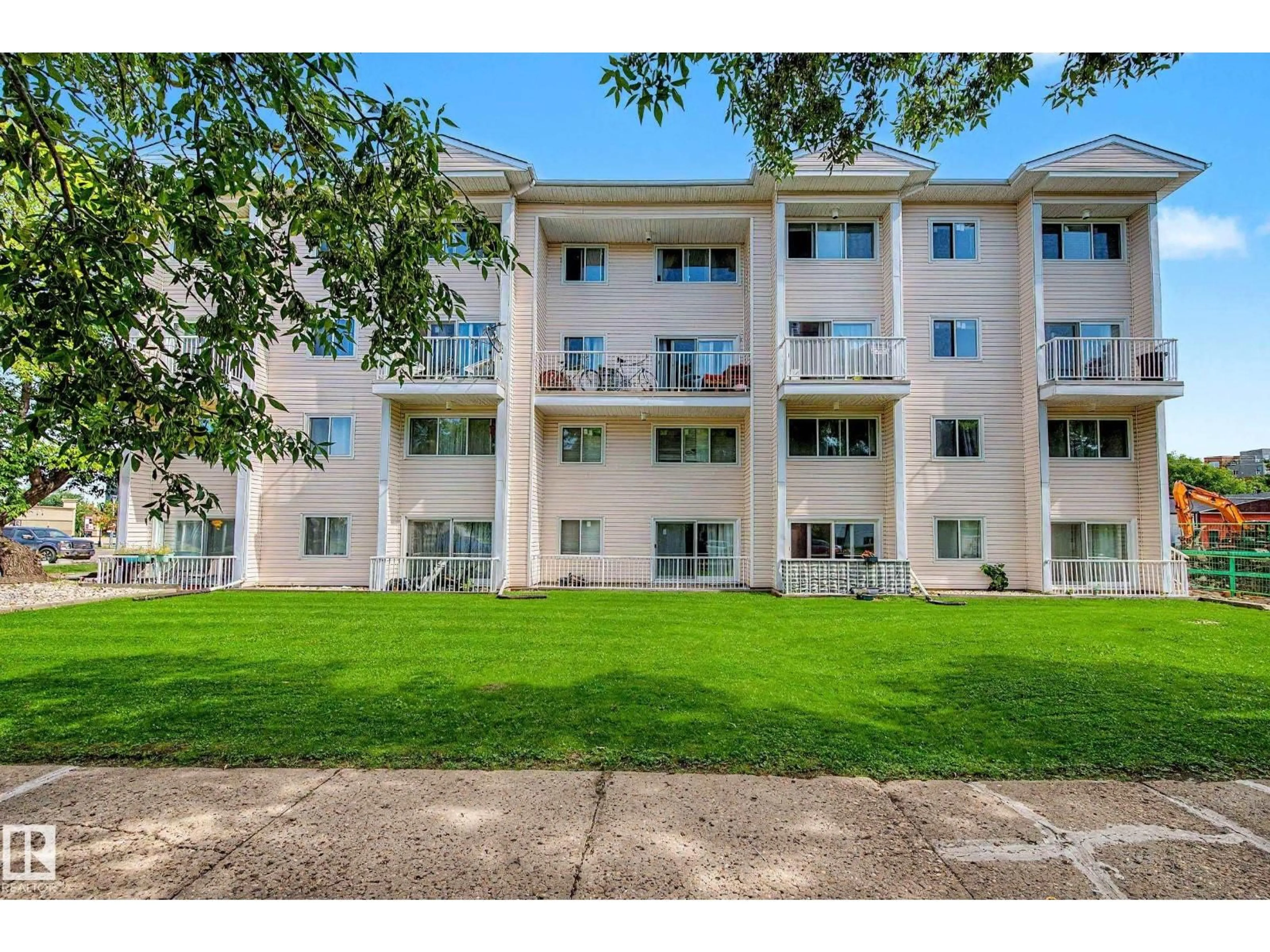 Unknown for 16 - 11219 103A AV NW, Edmonton Alberta T5K2E4