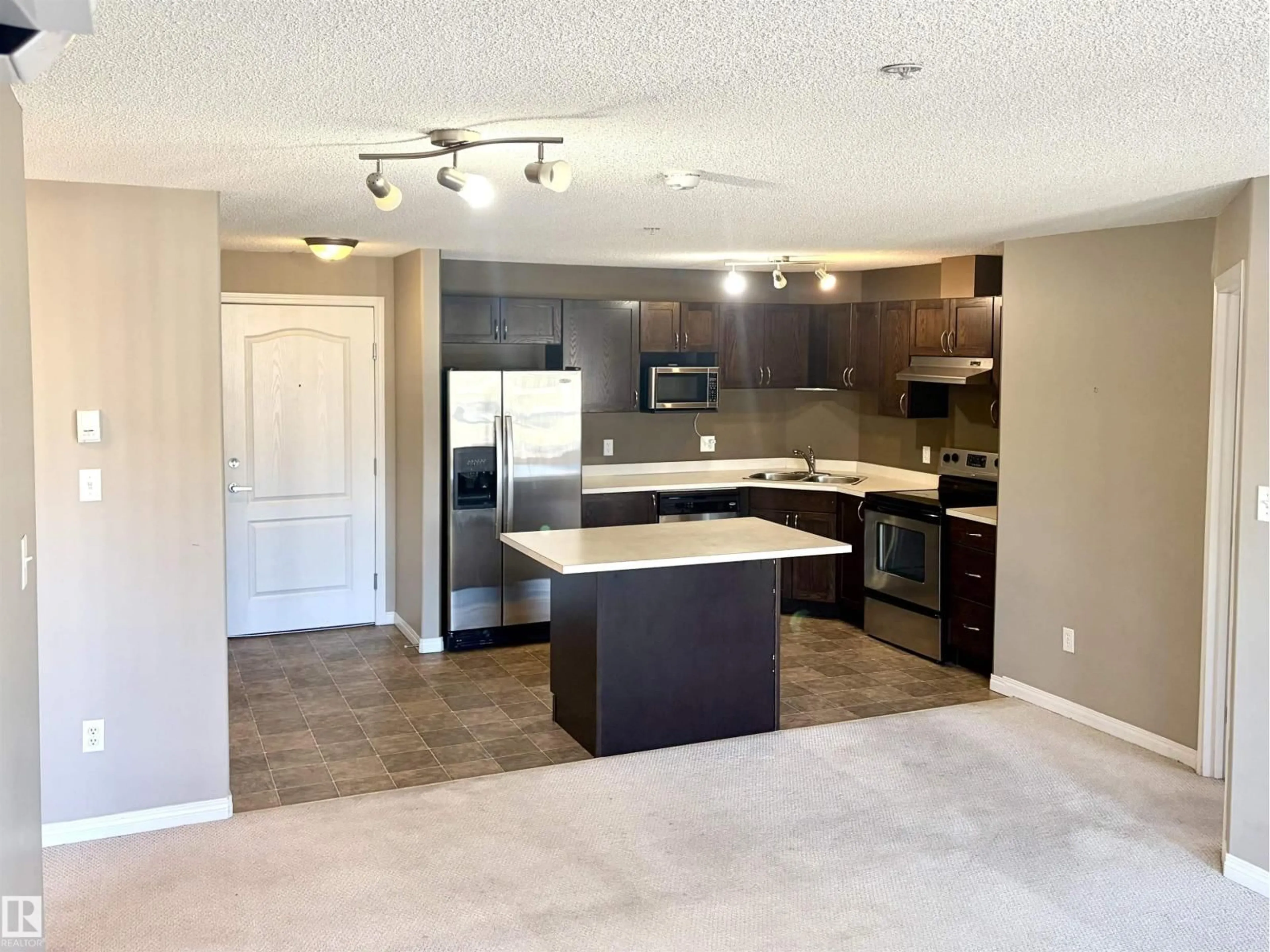 Open concept kitchen, unknown for 1304 SIMPSON DR, Edmonton Alberta T6R0N2