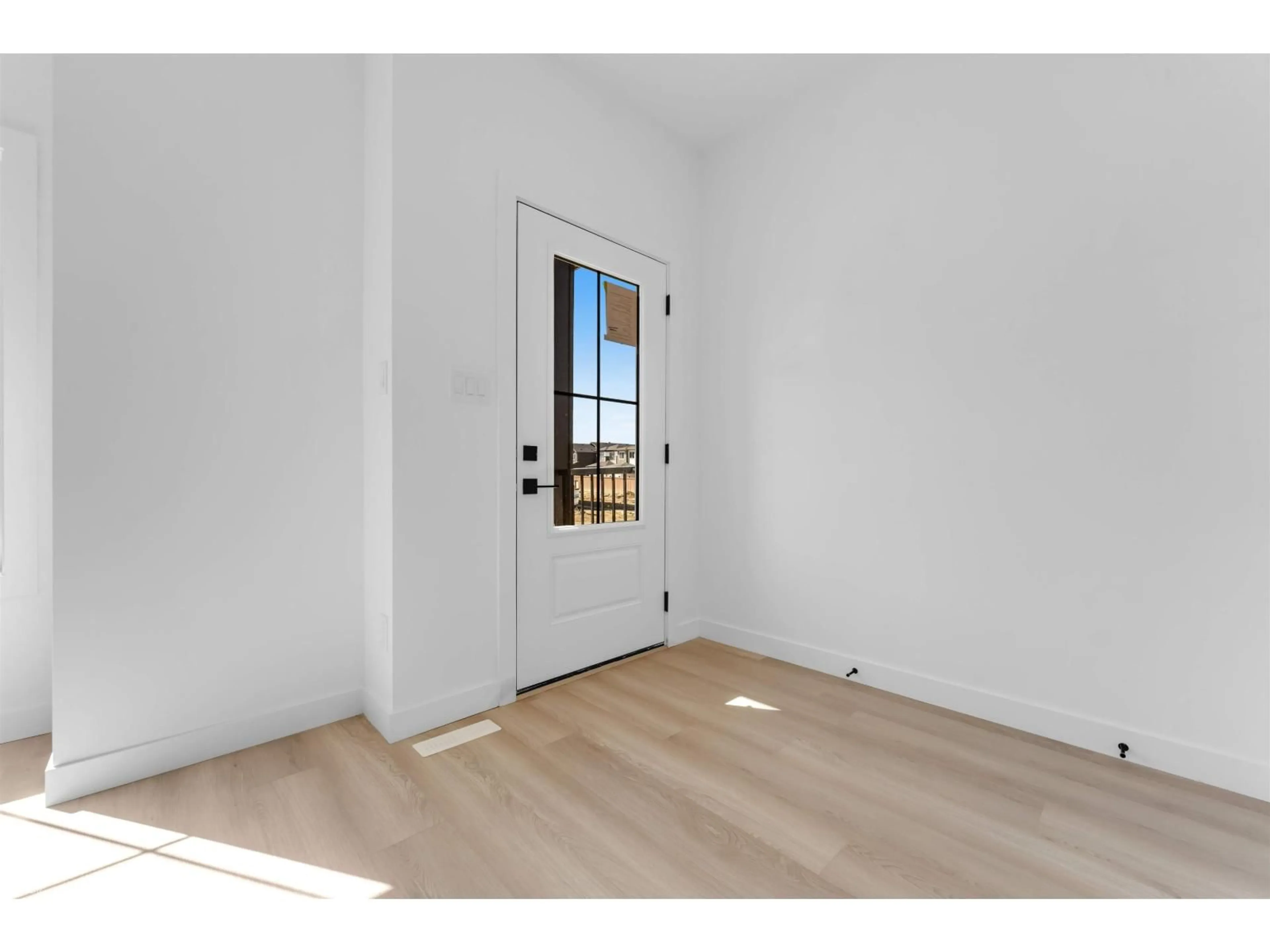 Indoor entryway for 6 WORWYCK COMMON, Spruce Grove Alberta T7X4S4