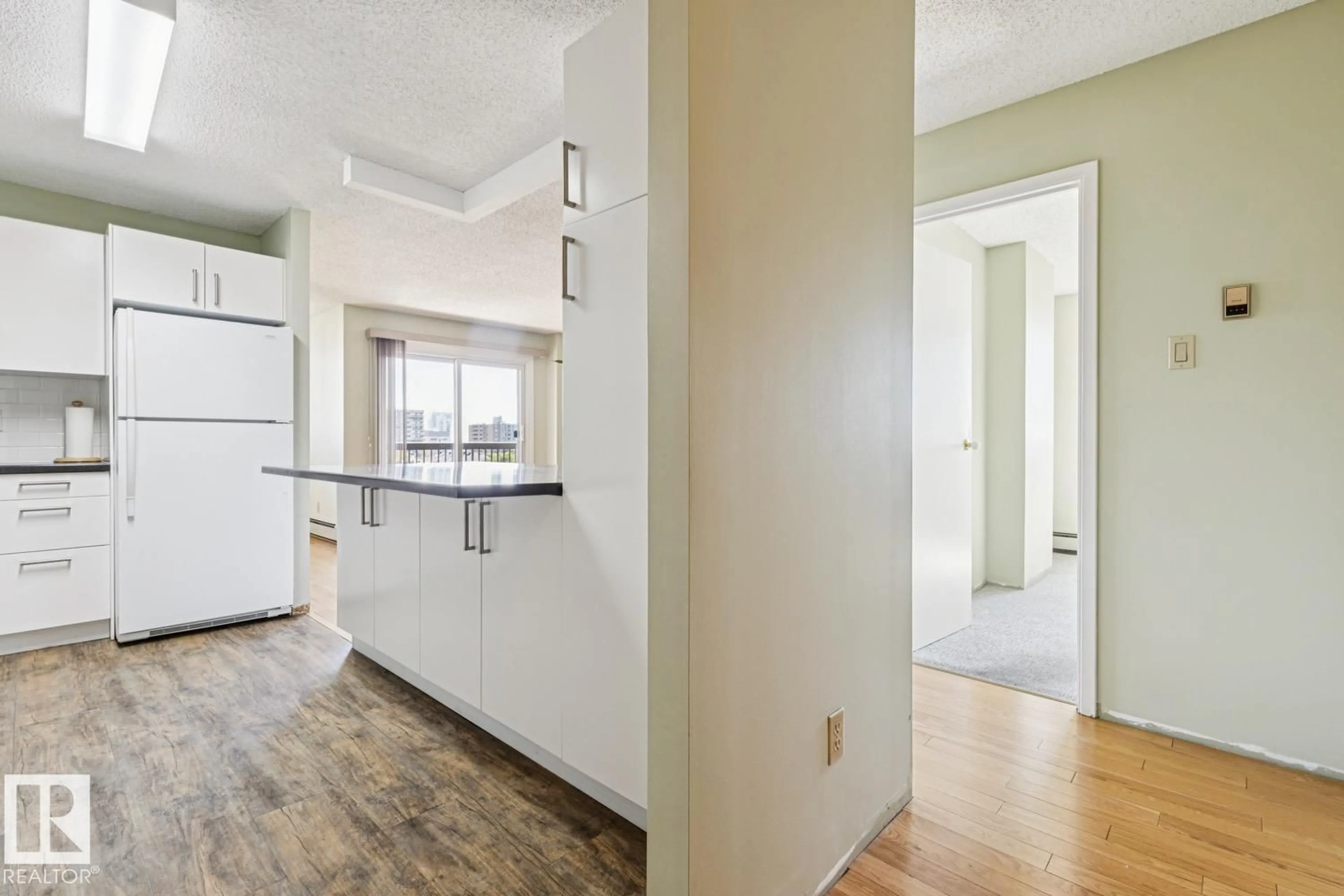 Indoor entryway for 9929 - 905 113 ST, Edmonton Alberta T5K2N9