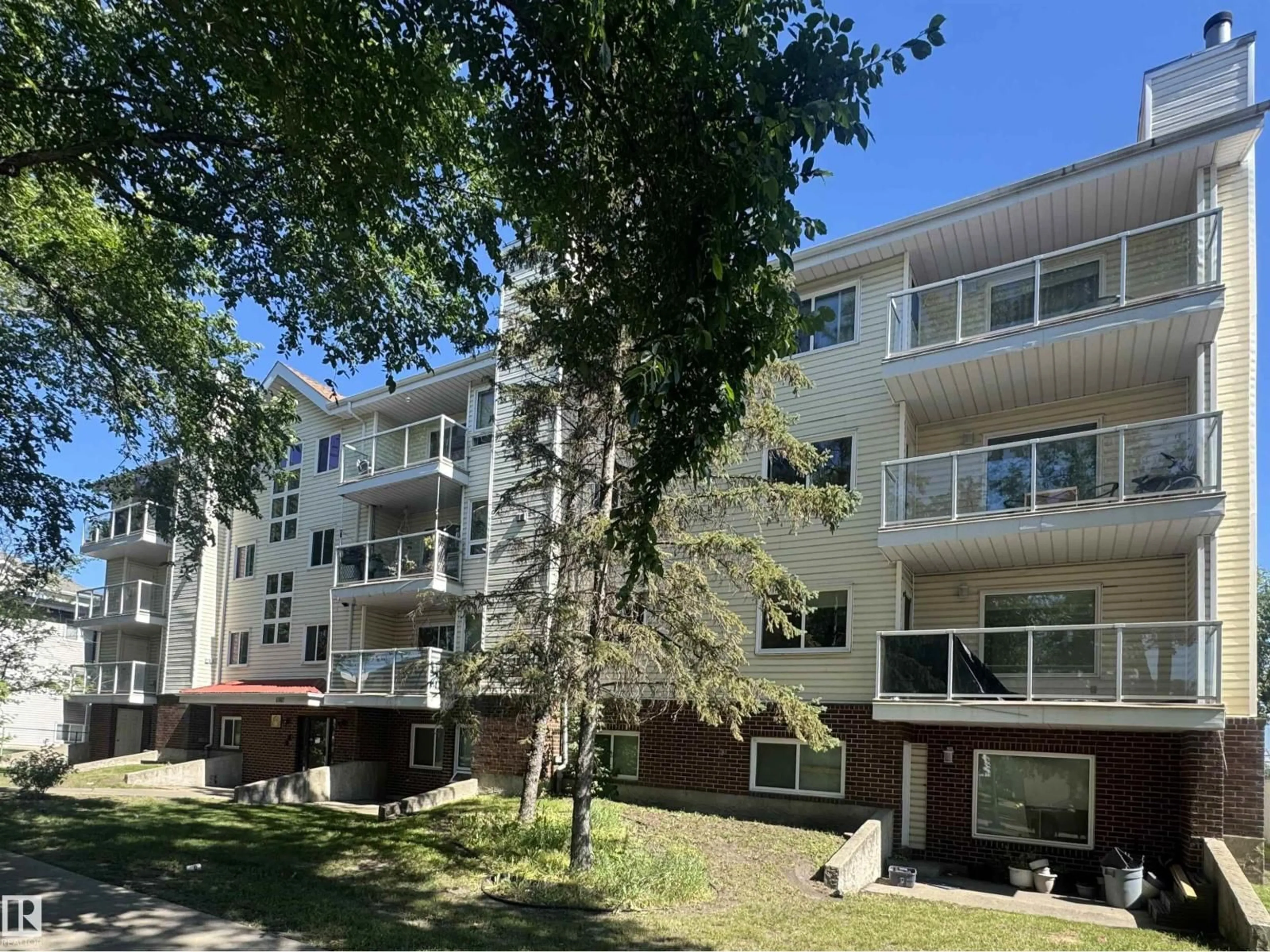 A pic from outside/outdoor area/front of a property/back of a property/a pic from drone, unknown for #204 - 11807 101 ST, Edmonton Alberta T5G2B6