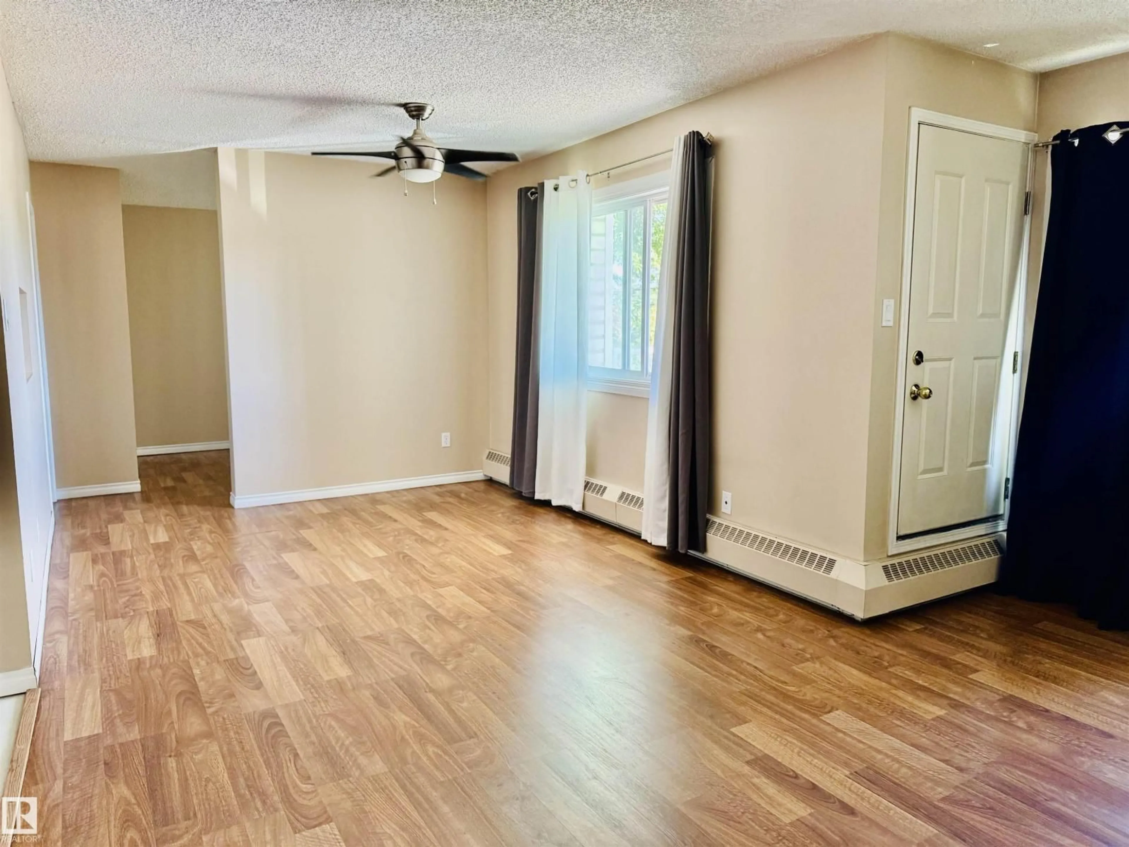 A pic of a room for #204 - 11807 101 ST, Edmonton Alberta T5G2B6