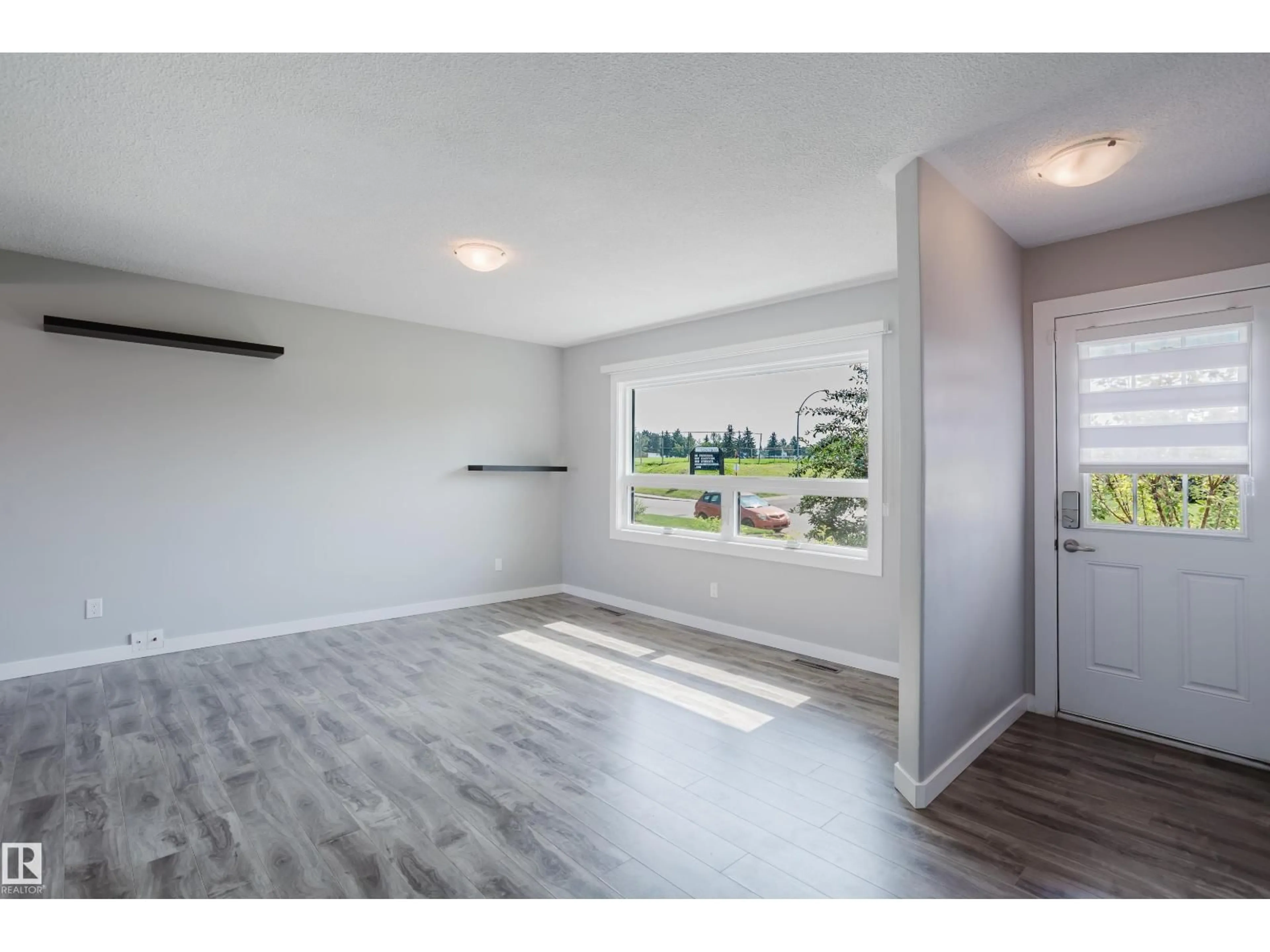 Indoor entryway for 4708 106 AV, Edmonton Alberta T6A1E6