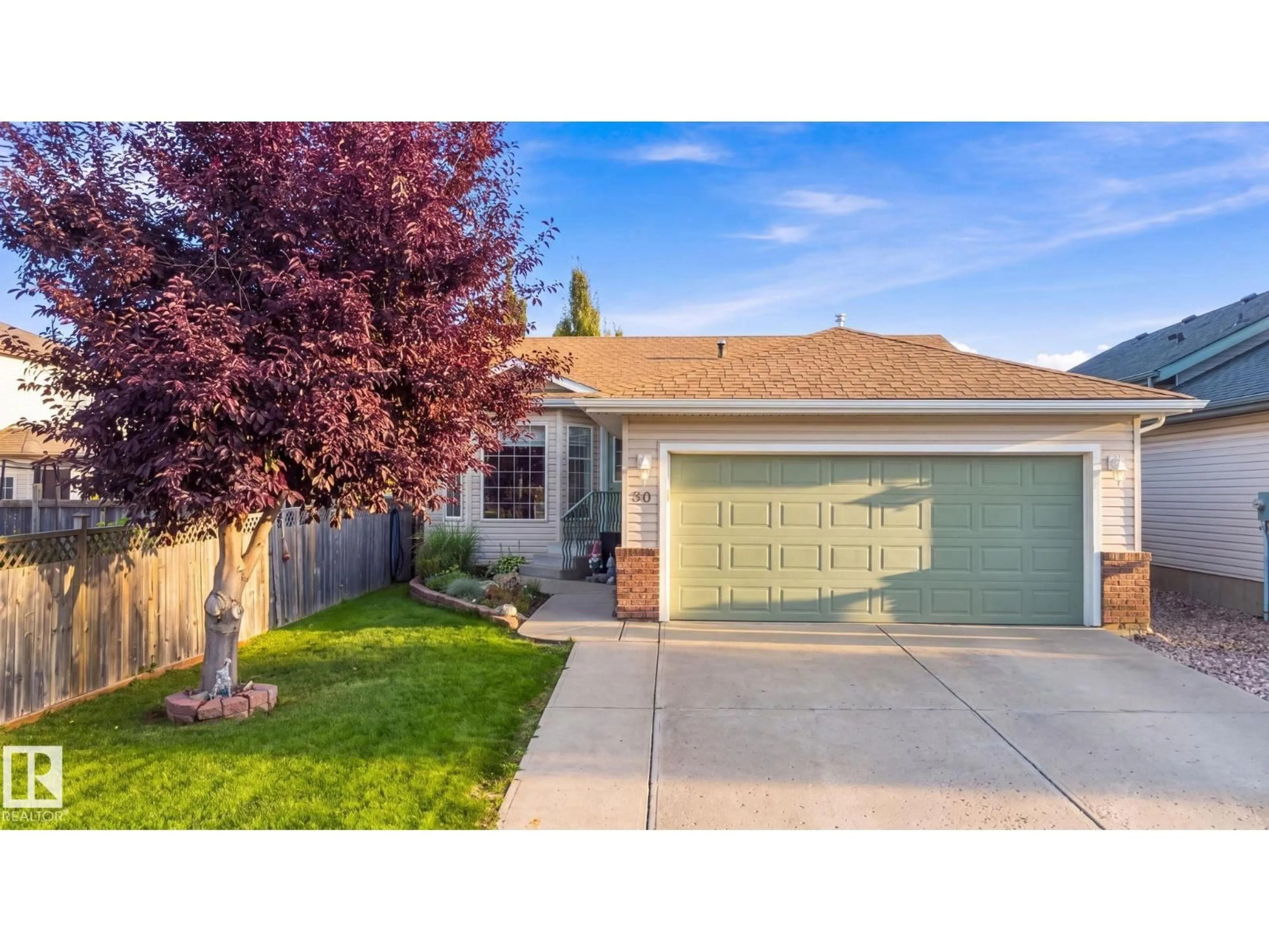 Home with vinyl exterior material, street for 30 BELFRY FAIRWAY, Stony Plain Alberta T7Z2X2