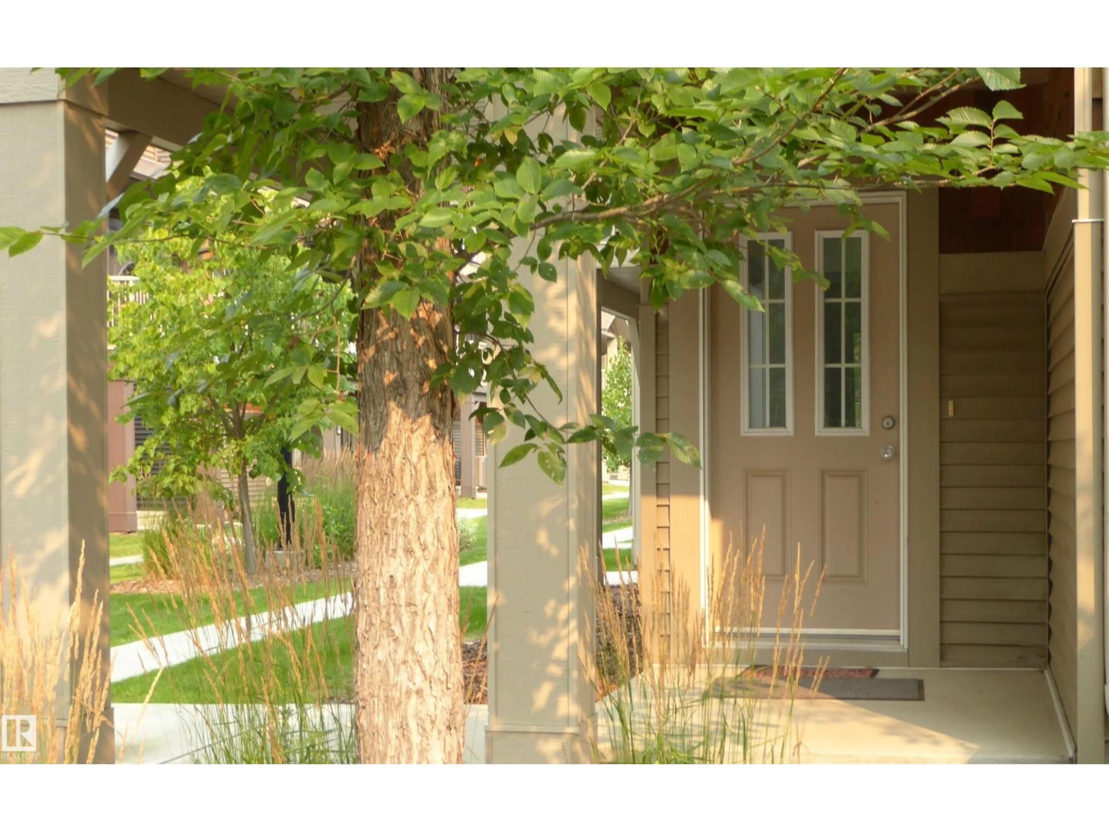 Indoor entryway for 75 - 1005 GRAYDON HILL BV, Edmonton Alberta T6W3J5