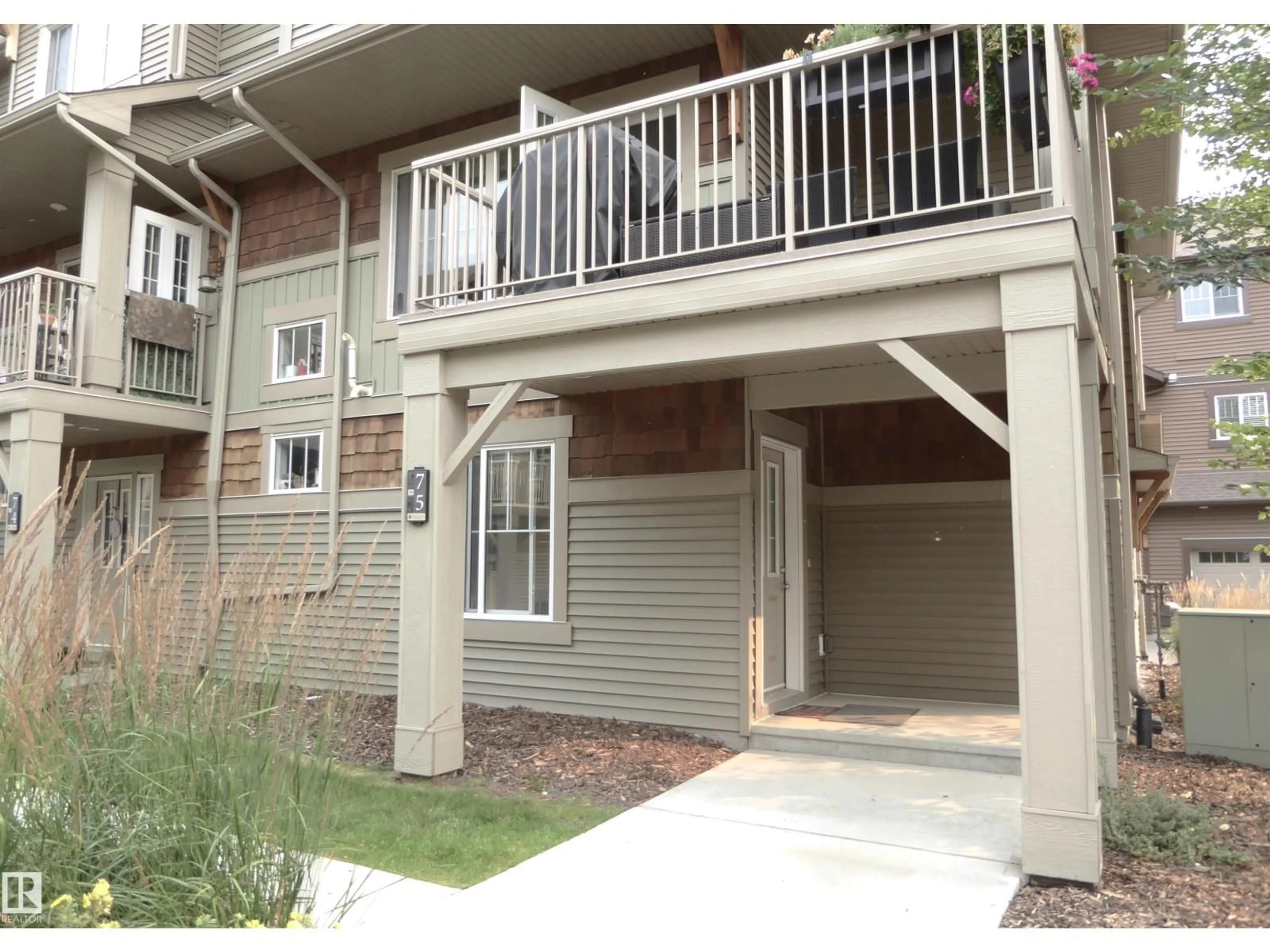 Patio, street for 75 - 1005 GRAYDON HILL BV, Edmonton Alberta T6W3J5